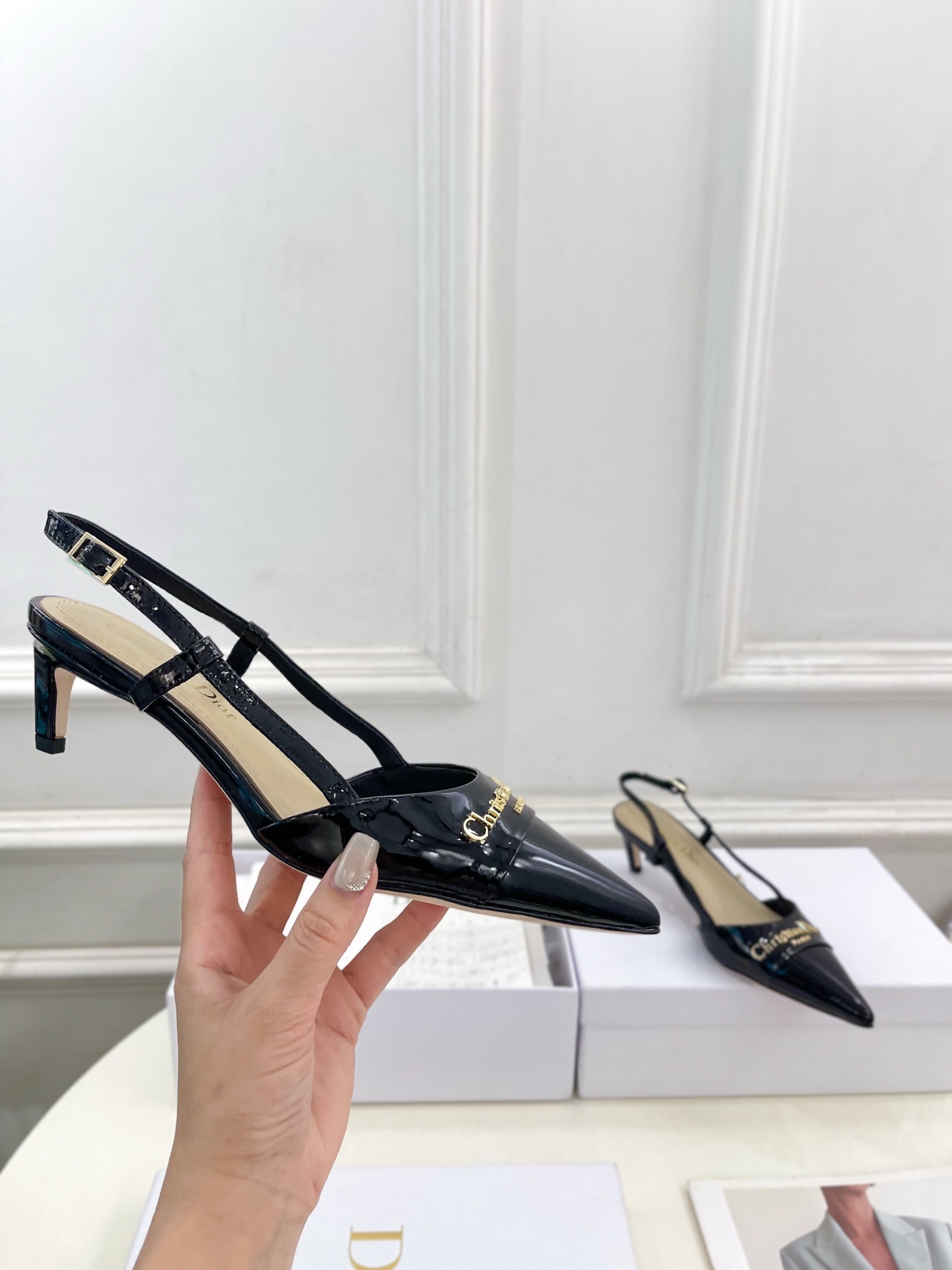 Dior | 迪奥 25𝐬𝐬
🧡💚2025春夏新品 顶级版本⚠️
专柜主打新款My Dior 尖