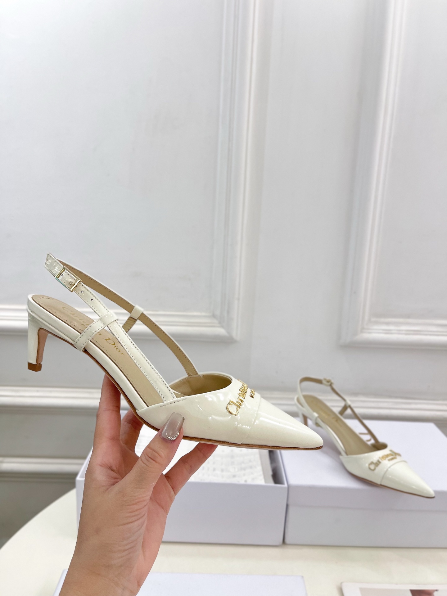 Dior |  迪奥  25𝐬𝐬 

🧡💚2025春夏新品 顶级版本⚠️
专柜主打新款My Dior 尖