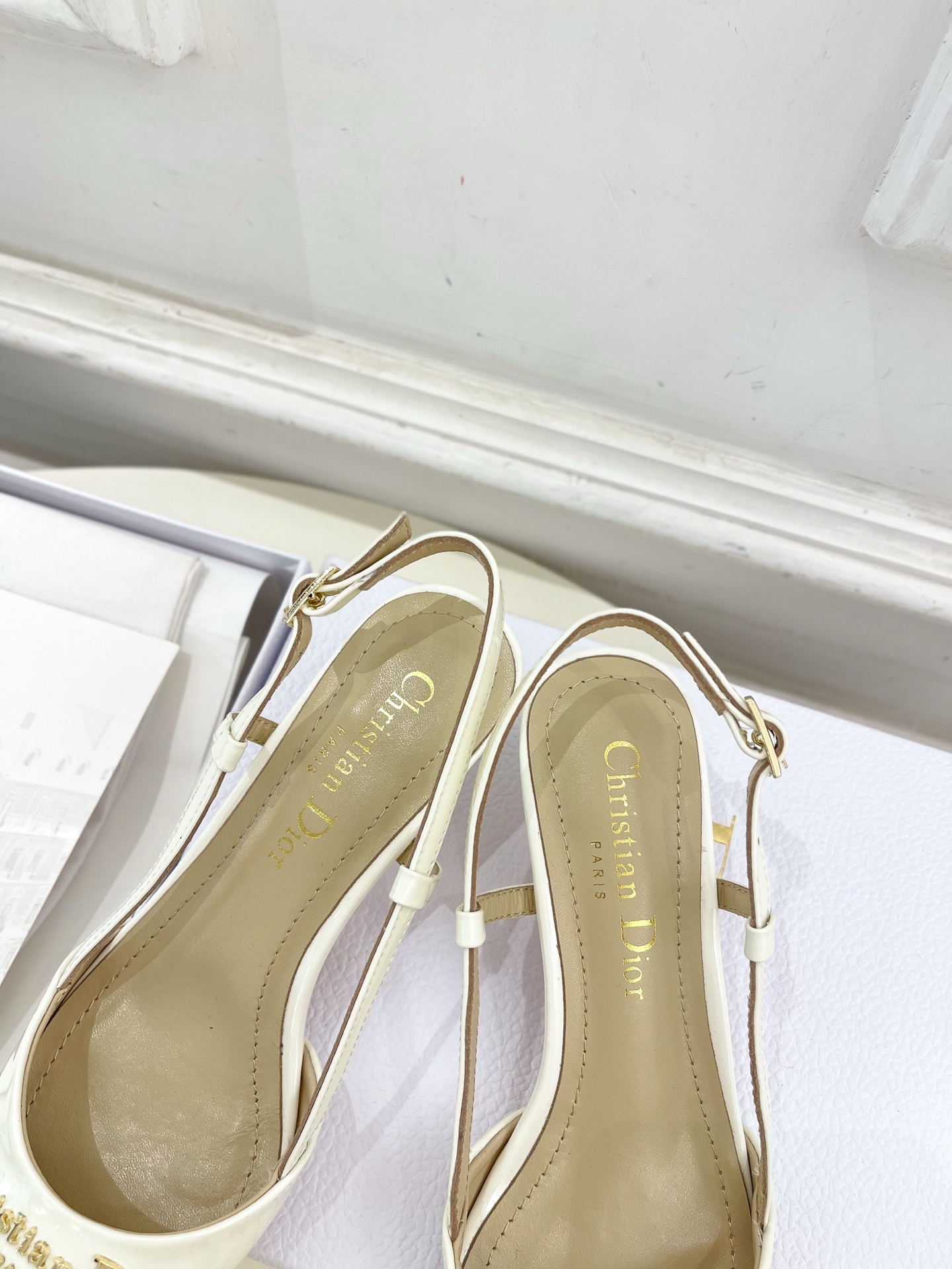 Dior |  迪奥  25𝐬𝐬 

🧡💚2025春夏新品 顶级版本⚠️
专柜主打新款My Dior 尖