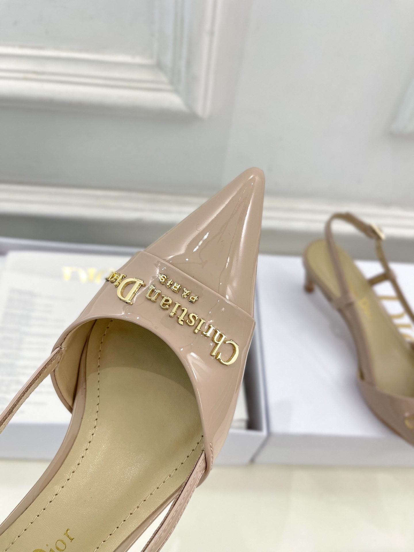 Dior | 迪奥 25𝐬𝐬
🧡💚2025春夏新品 顶级版本⚠️
专柜主打新款My Dior 尖