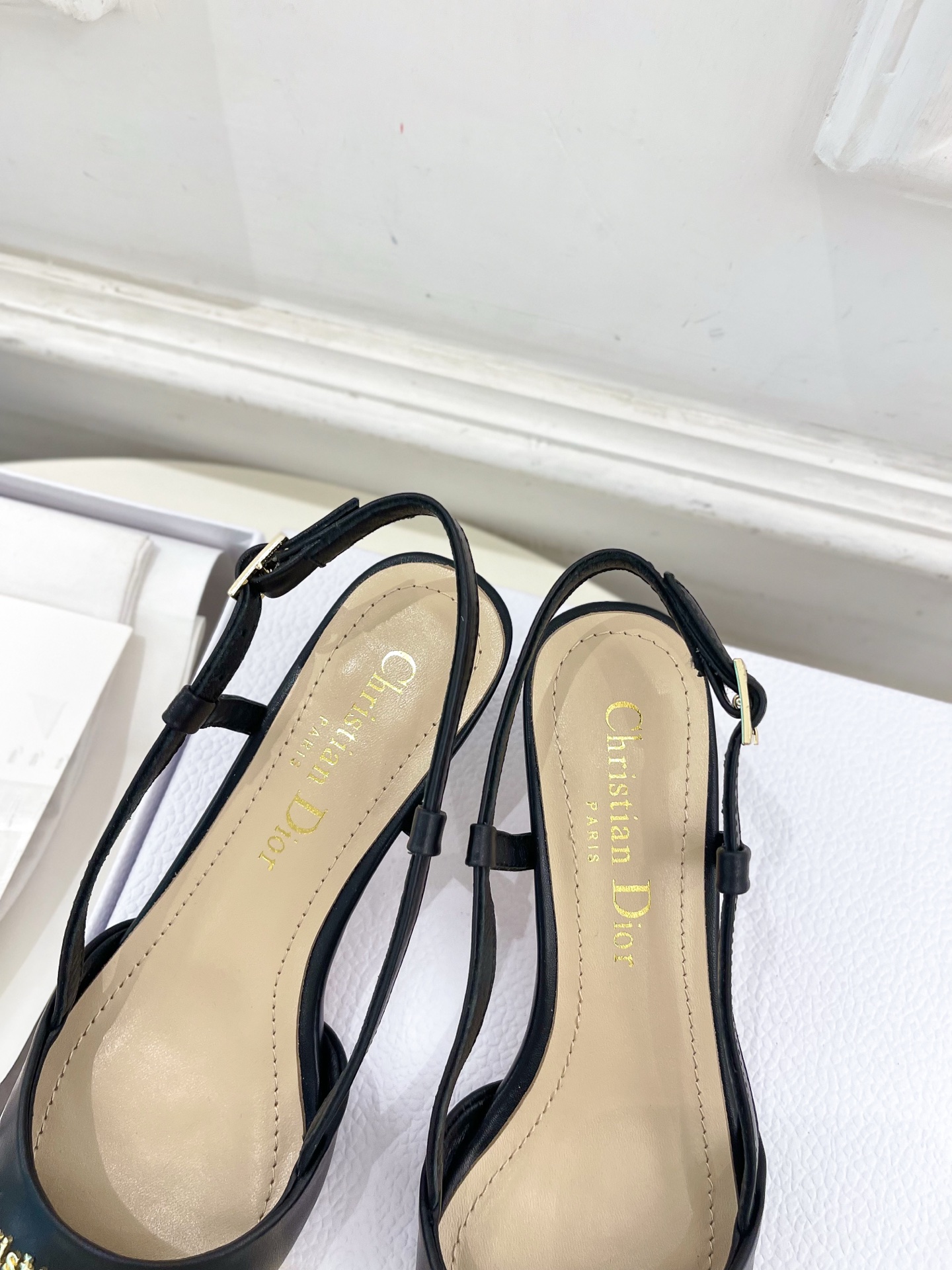 Dior |  迪奥  25𝐬𝐬 

🧡💚2025春夏新品 顶级版本⚠️
专柜主打新款My Dior 尖