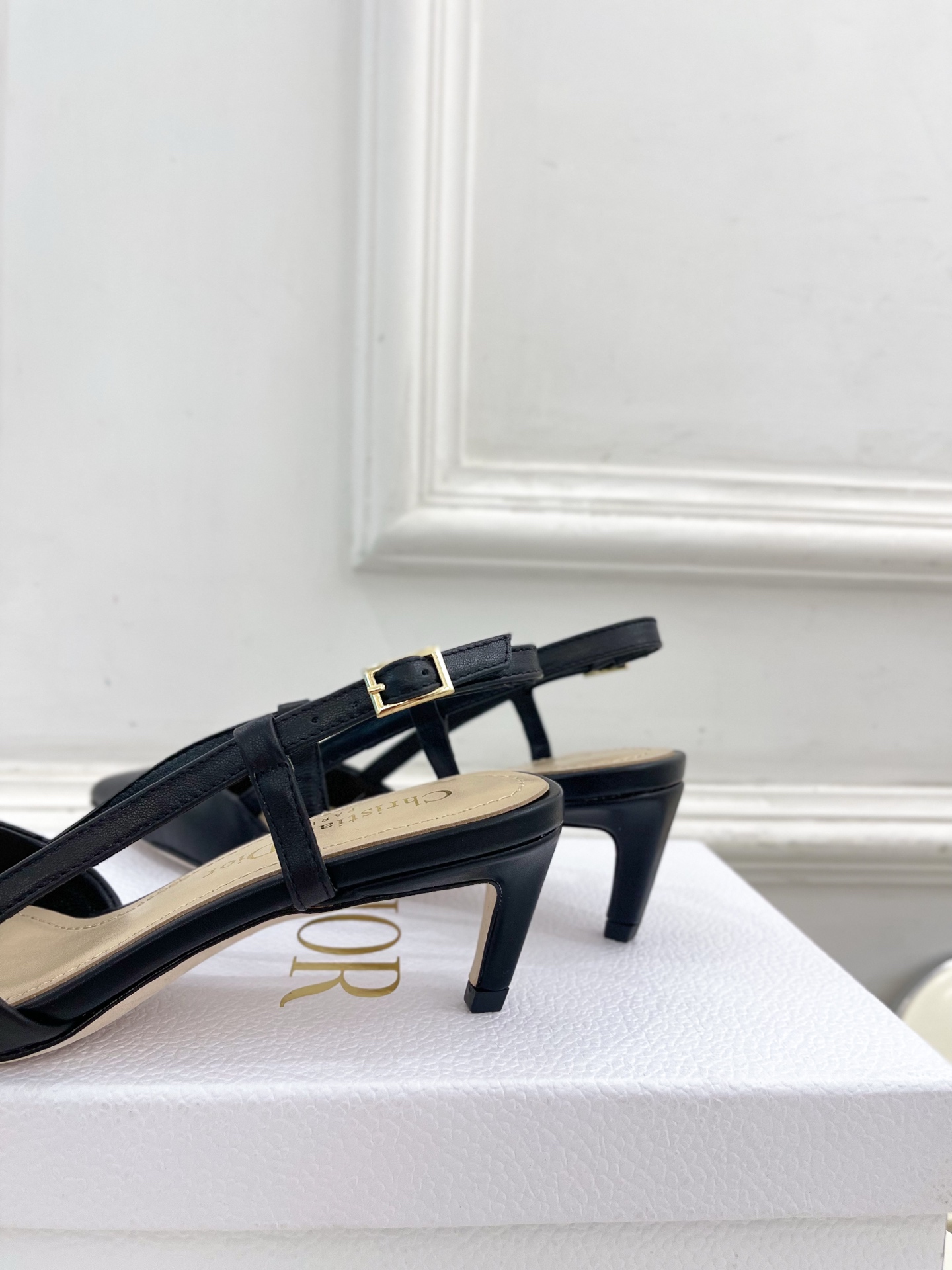 Dior |  迪奥  25𝐬𝐬 

🧡💚2025春夏新品 顶级版本⚠️
专柜主打新款My Dior 尖