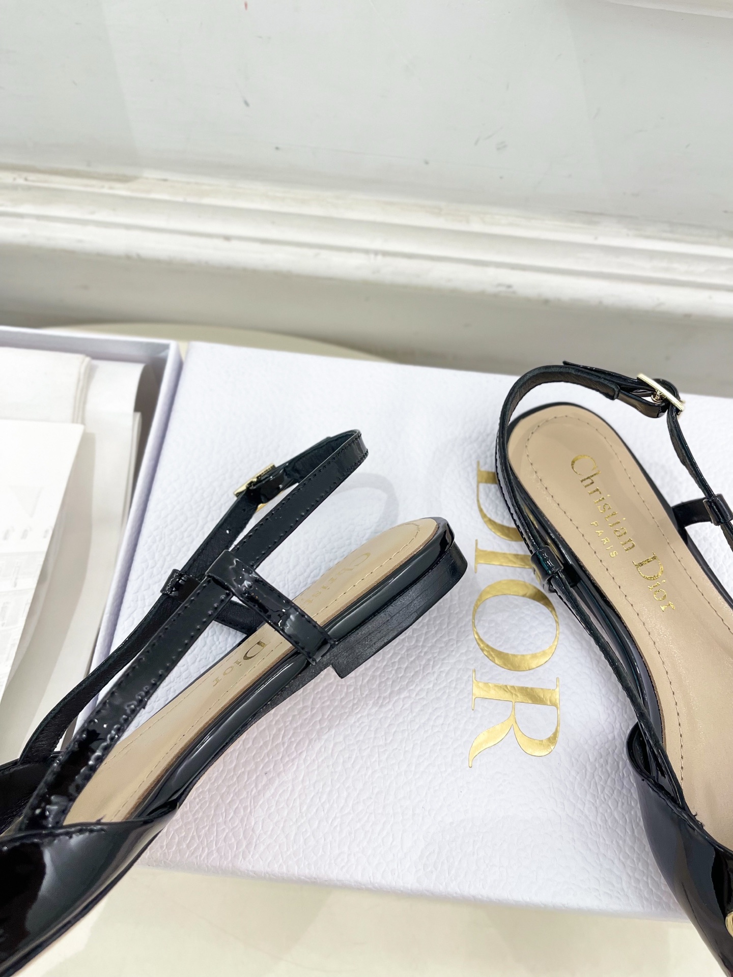 Dior | 迪奥 25𝐬𝐬
🧡💚2025春夏新品 顶级版本⚠️
专柜主打新款My Dior 尖
