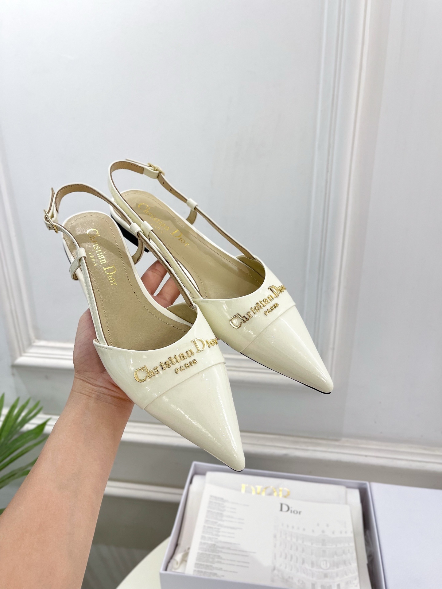 Dior | 迪奥 25𝐬𝐬
🧡💚2025春夏新品 顶级版本⚠️
专柜主打新款My Dior 尖