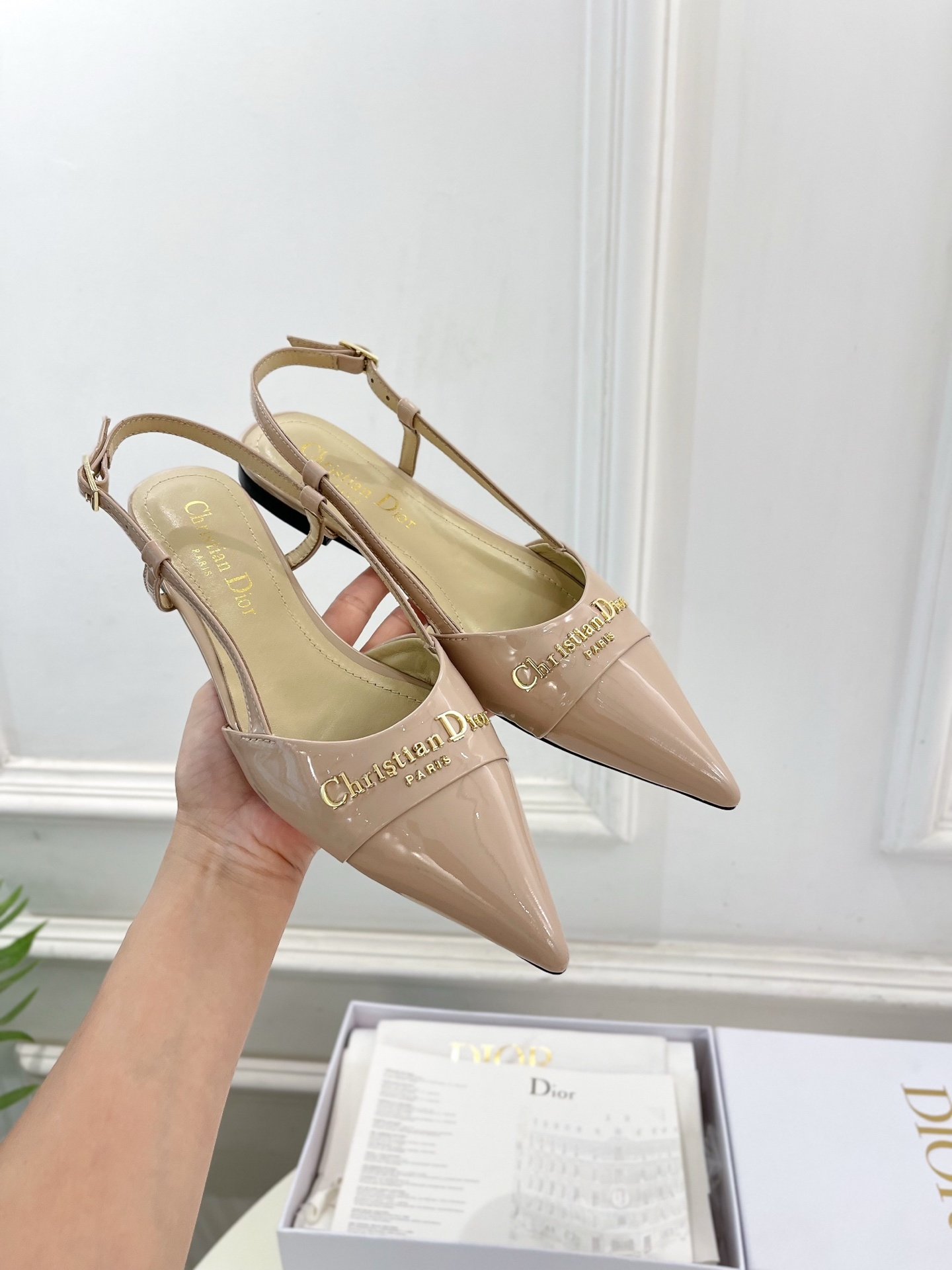 Dior | 迪奥 25𝐬𝐬
🧡💚2025春夏新品 顶级版本⚠️
专柜主打新款My Dior 尖
