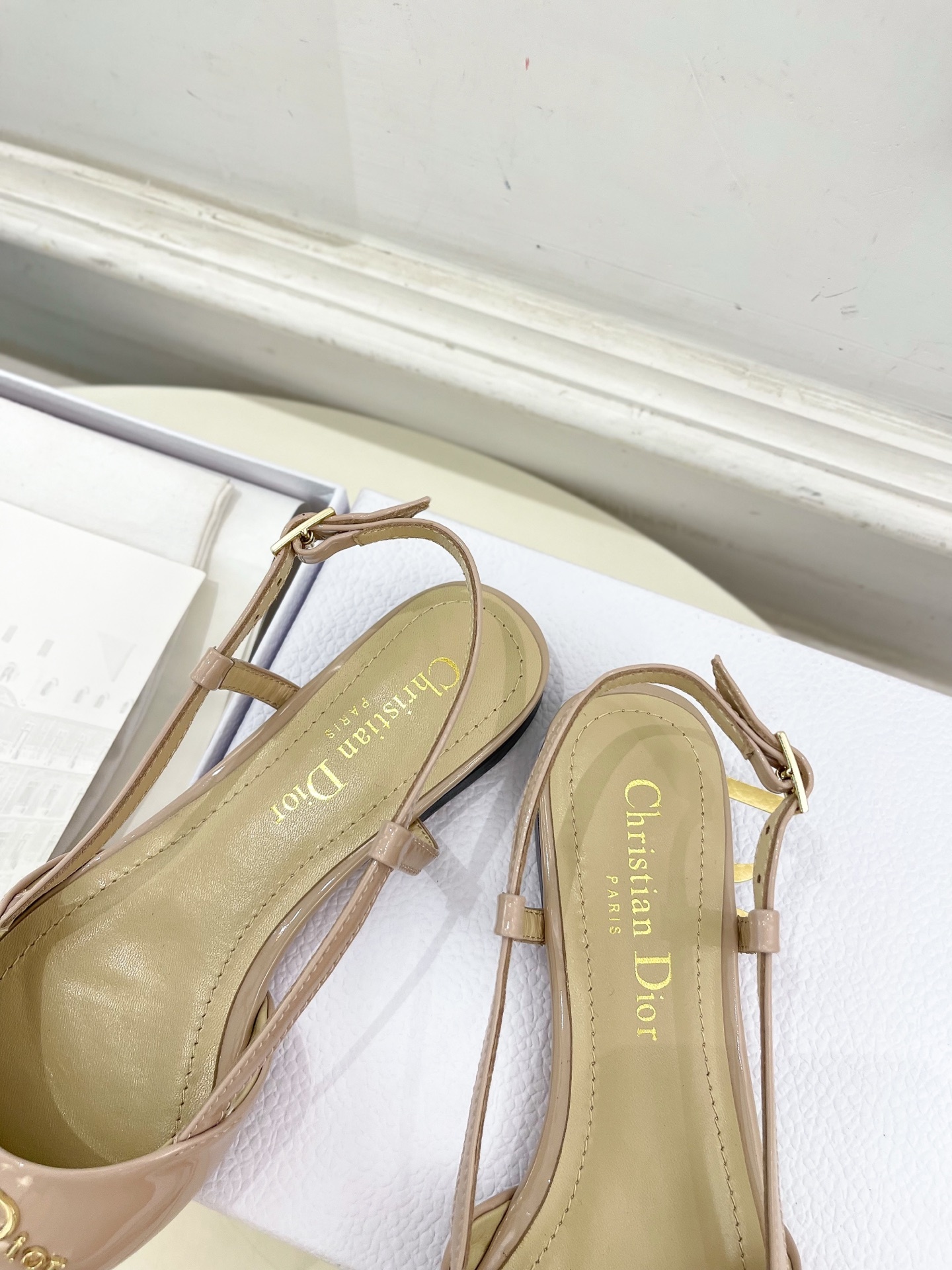 Dior | 迪奥 25𝐬𝐬
🧡💚2025春夏新品 顶级版本⚠️
专柜主打新款My Dior 尖
