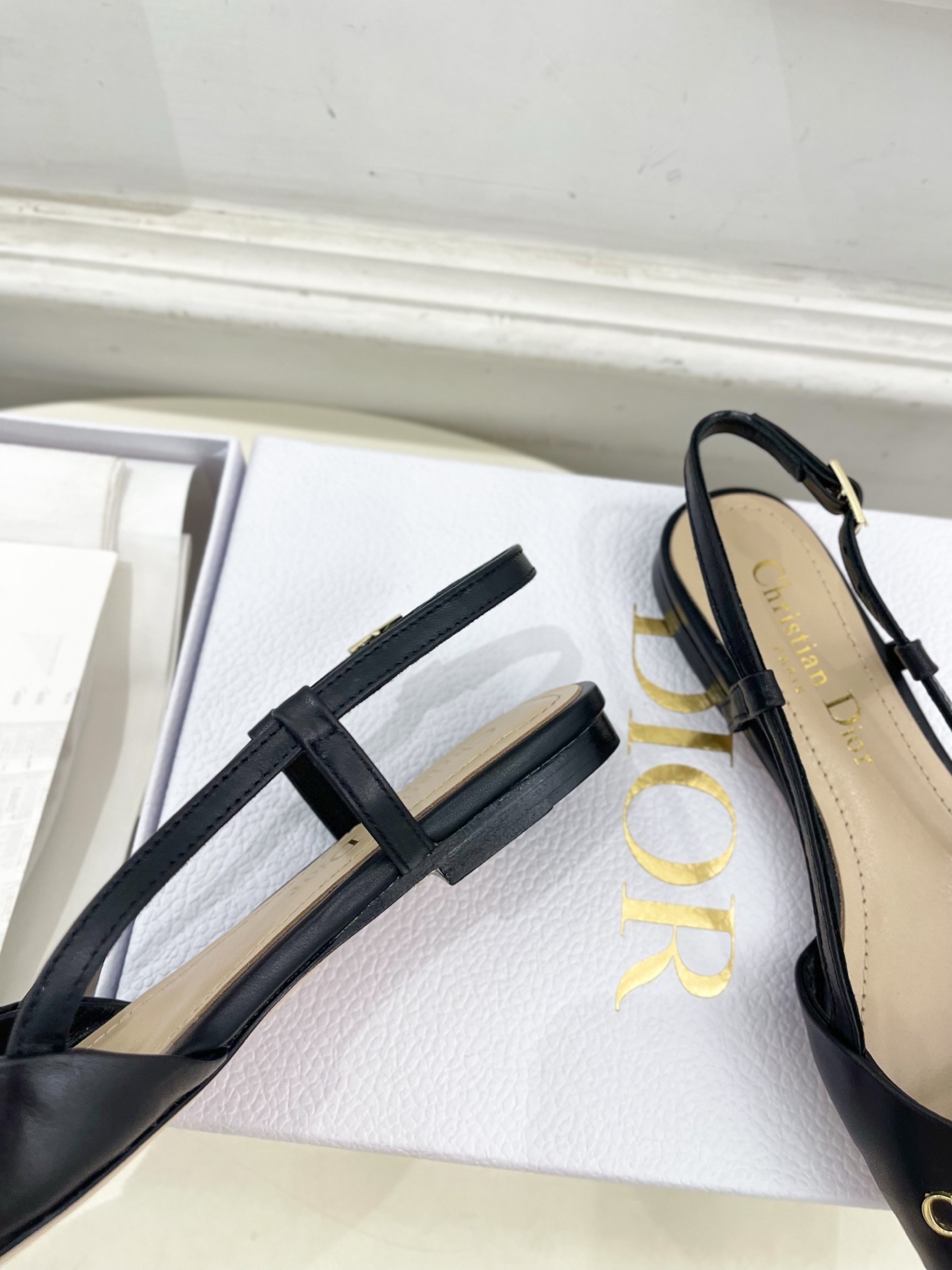 Dior | 迪奥 25𝐬𝐬
🧡💚2025春夏新品 顶级版本⚠️
专柜主打新款My Dior 尖