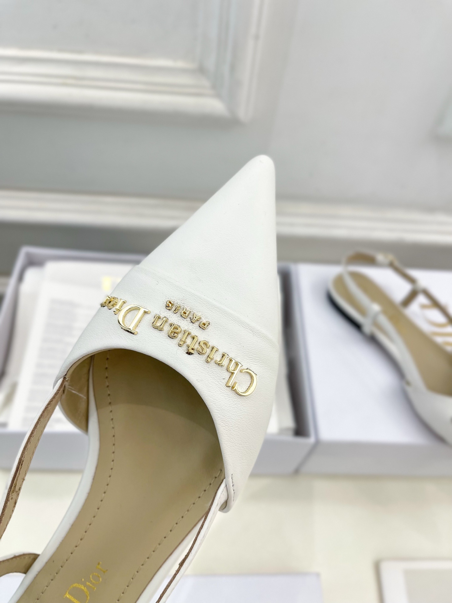 Dior | 迪奥 25𝐬𝐬
🧡💚2025春夏新品 顶级版本⚠️
专柜主打新款My Dior 尖