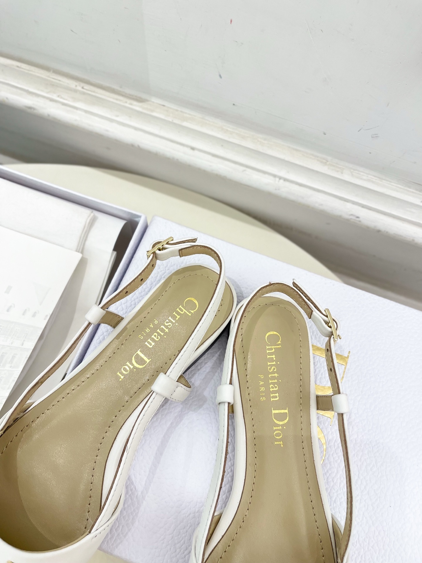 Dior | 迪奥 25𝐬𝐬
🧡💚2025春夏新品 顶级版本⚠️
专柜主打新款My Dior 尖