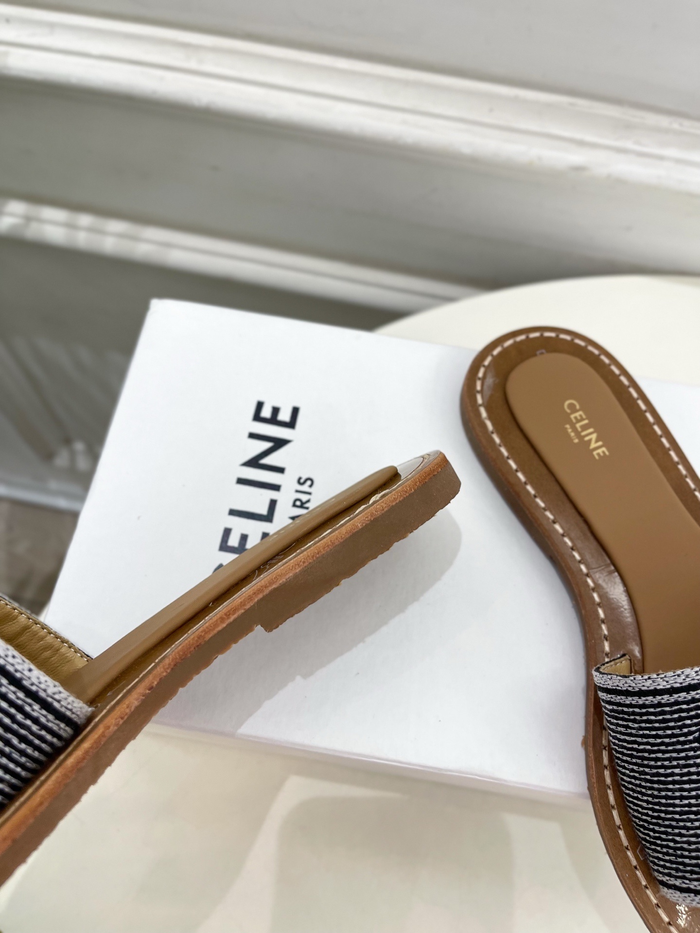 CELINE | 赛琳 25 𝐬𝐬
💛2025春夏最新爆款 LYMPIA TRIOMPNE凯旋门