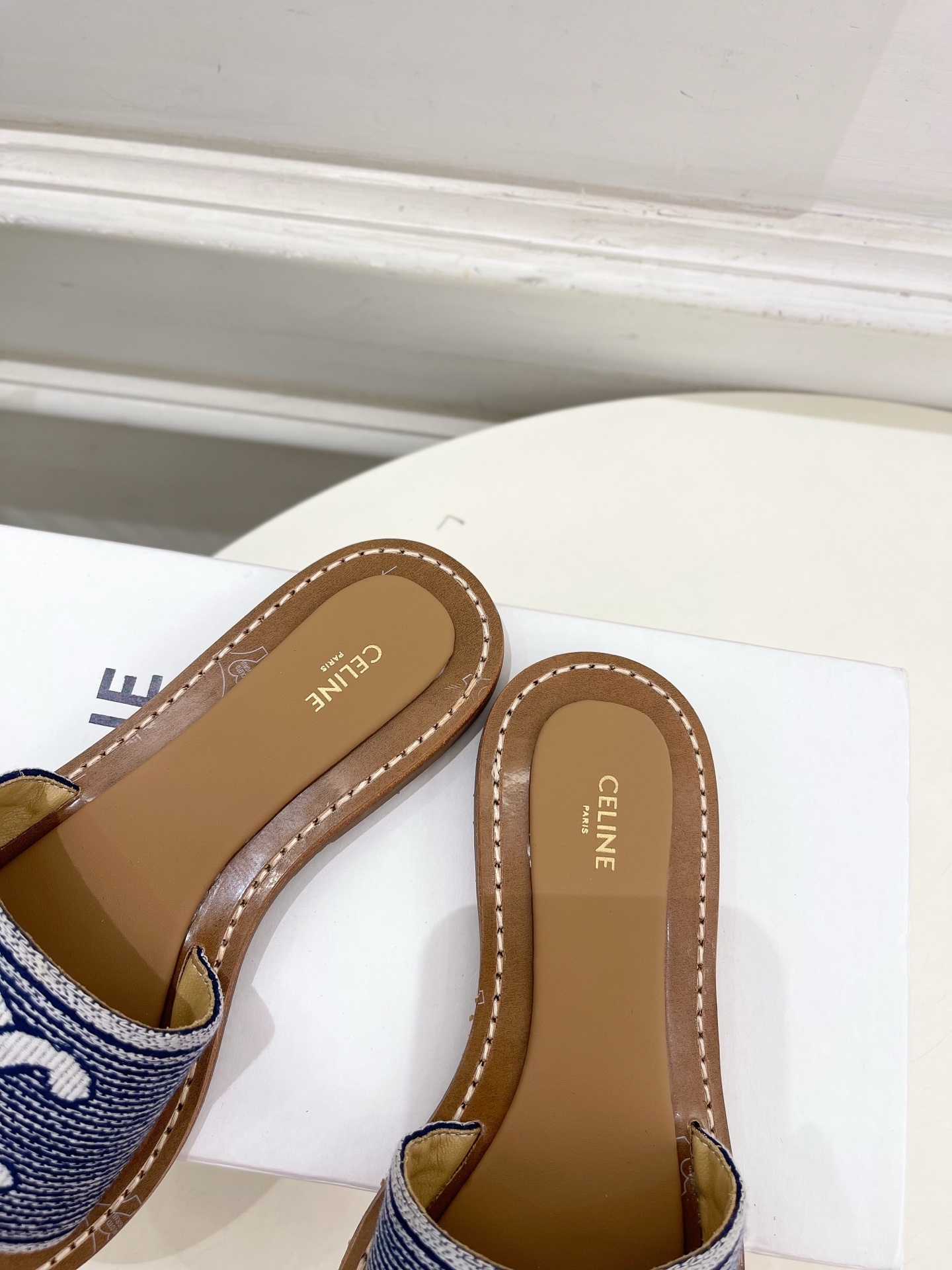CELINE | 赛琳 25 𝐬𝐬
💛2025春夏最新爆款 LYMPIA TRIOMPNE凯旋门