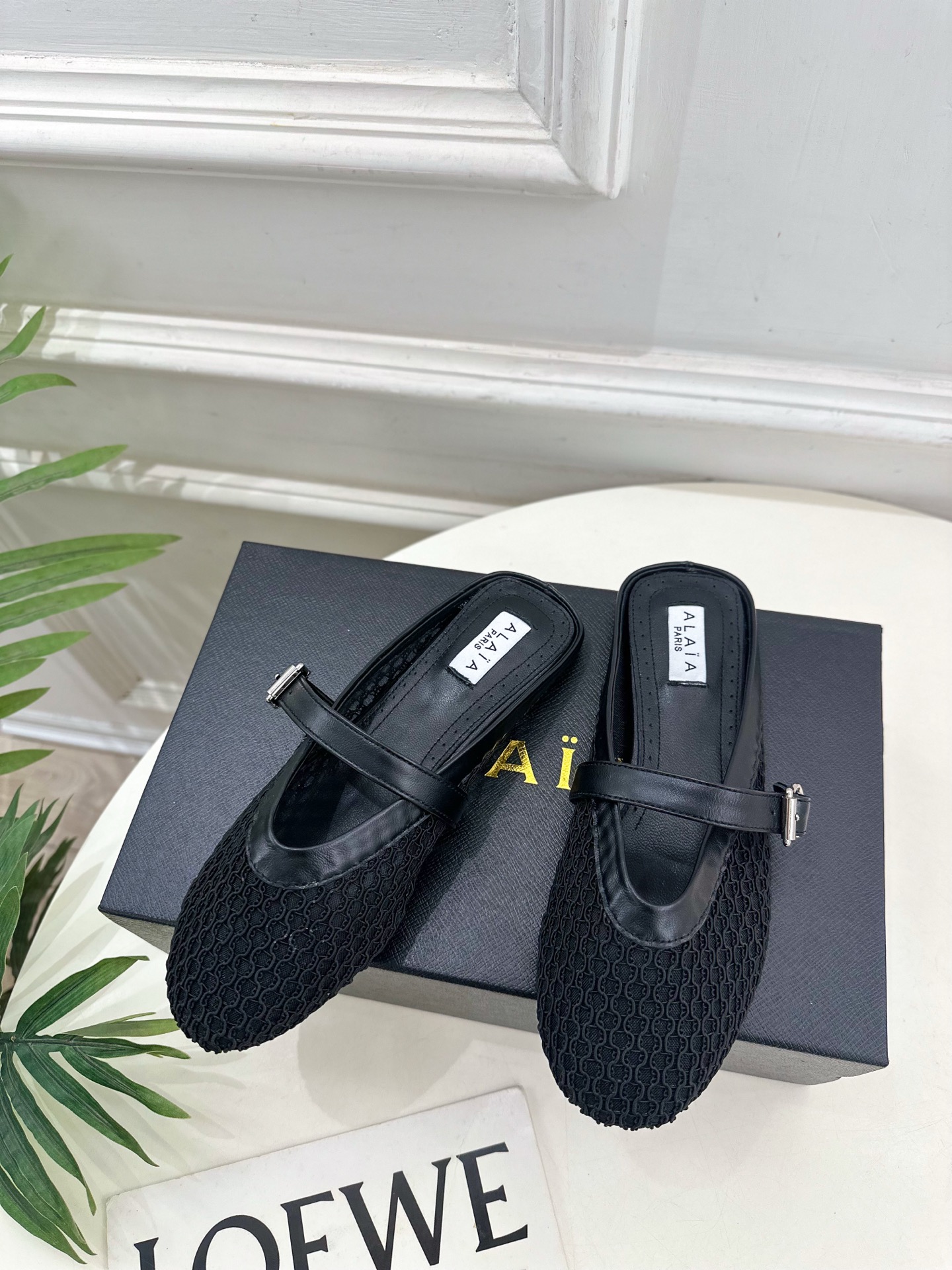 ALAÏA 阿莱亚25SS春夏新品 平底网面穆勒半拖鞋
—————————
Alaïa作为这两年最受欢迎