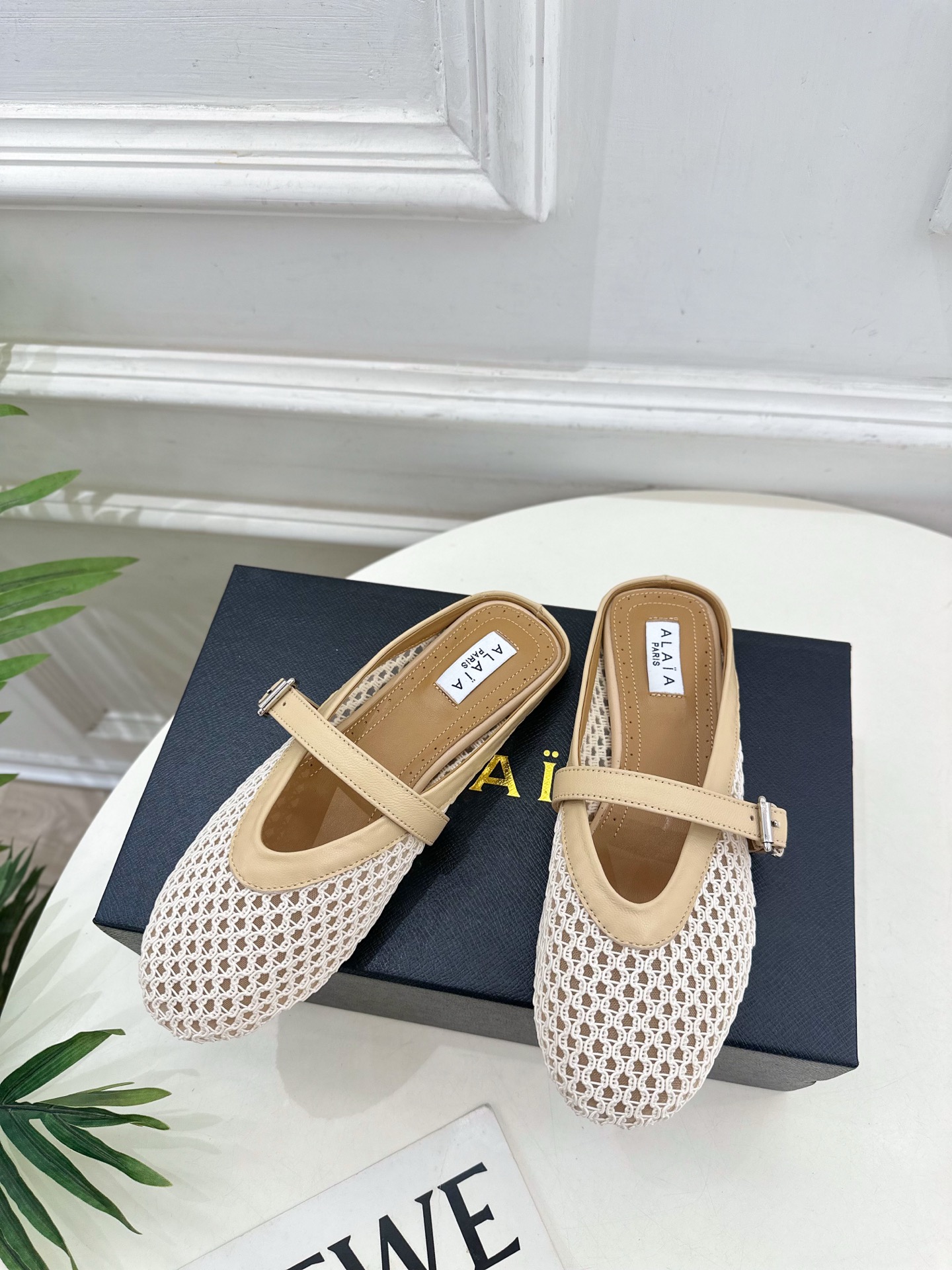 ALAÏA 阿莱亚25SS春夏新品 平底网面穆勒半拖鞋
—————————
Alaïa作为这两年最受欢迎