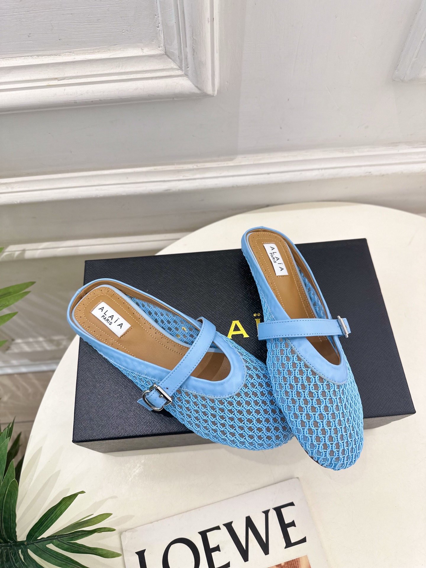 ALAÏA 阿莱亚25SS春夏新品 平底网面穆勒半拖鞋
—————————
Alaïa作为这两年最受欢迎