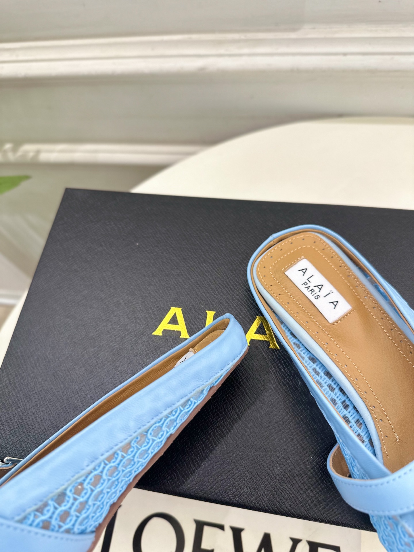 ALAÏA 阿莱亚25SS春夏新品 平底网面穆勒半拖鞋
—————————
Alaïa作为这两年最受欢迎