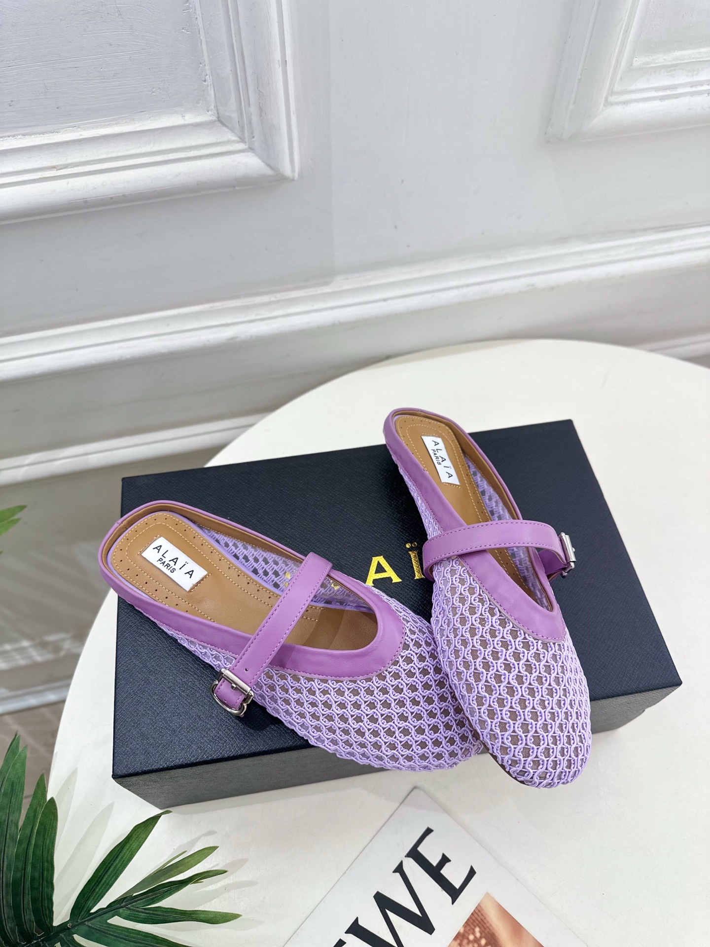 ALAÏA 阿莱亚25SS春夏新品 平底网面穆勒半拖鞋
—————————
Alaïa作为这两年最受欢迎