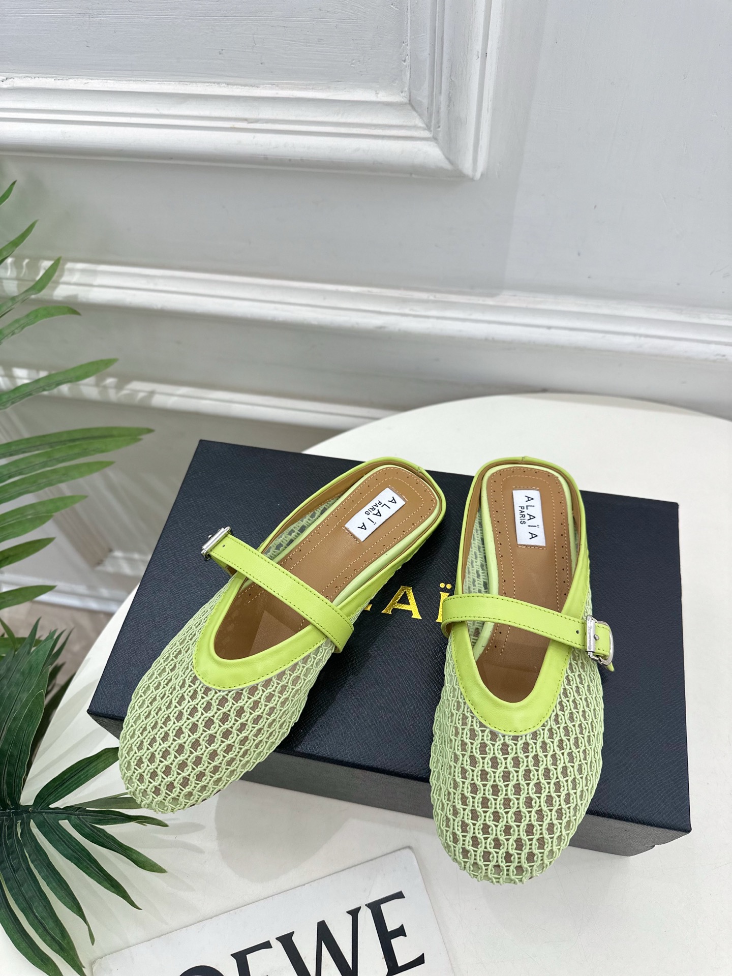 ALAÏA 阿莱亚25SS春夏新品 平底网面穆勒半拖鞋
—————————
Alaïa作为这两年最受欢迎