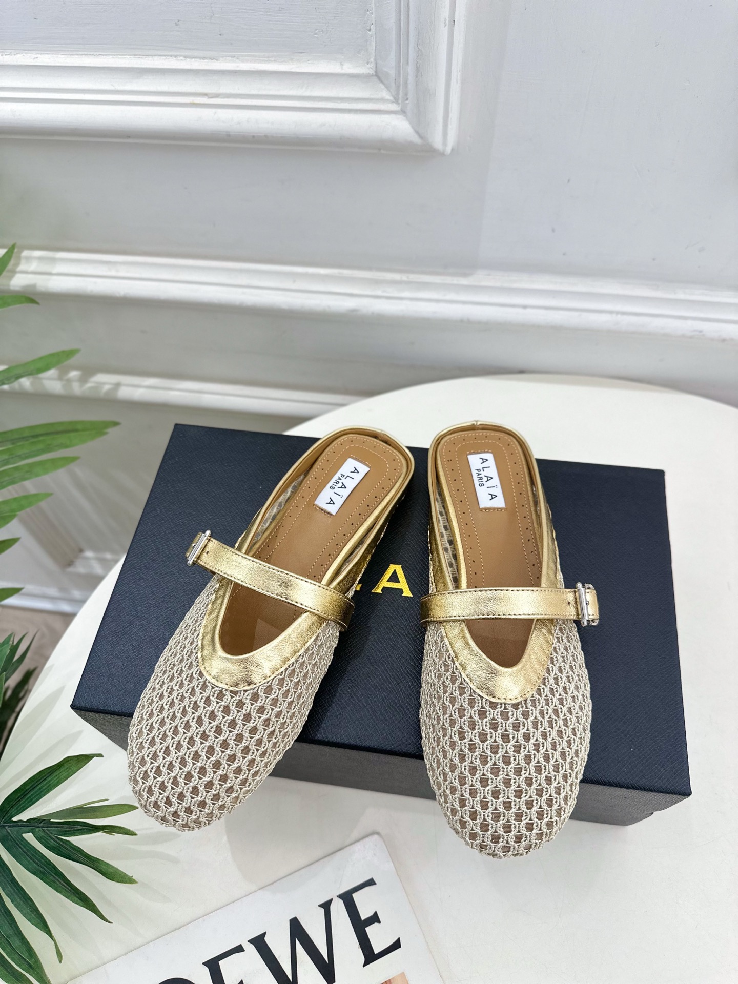ALAÏA 阿莱亚25SS春夏新品 平底网面穆勒半拖鞋
—————————
Alaïa作为这两年最受欢迎