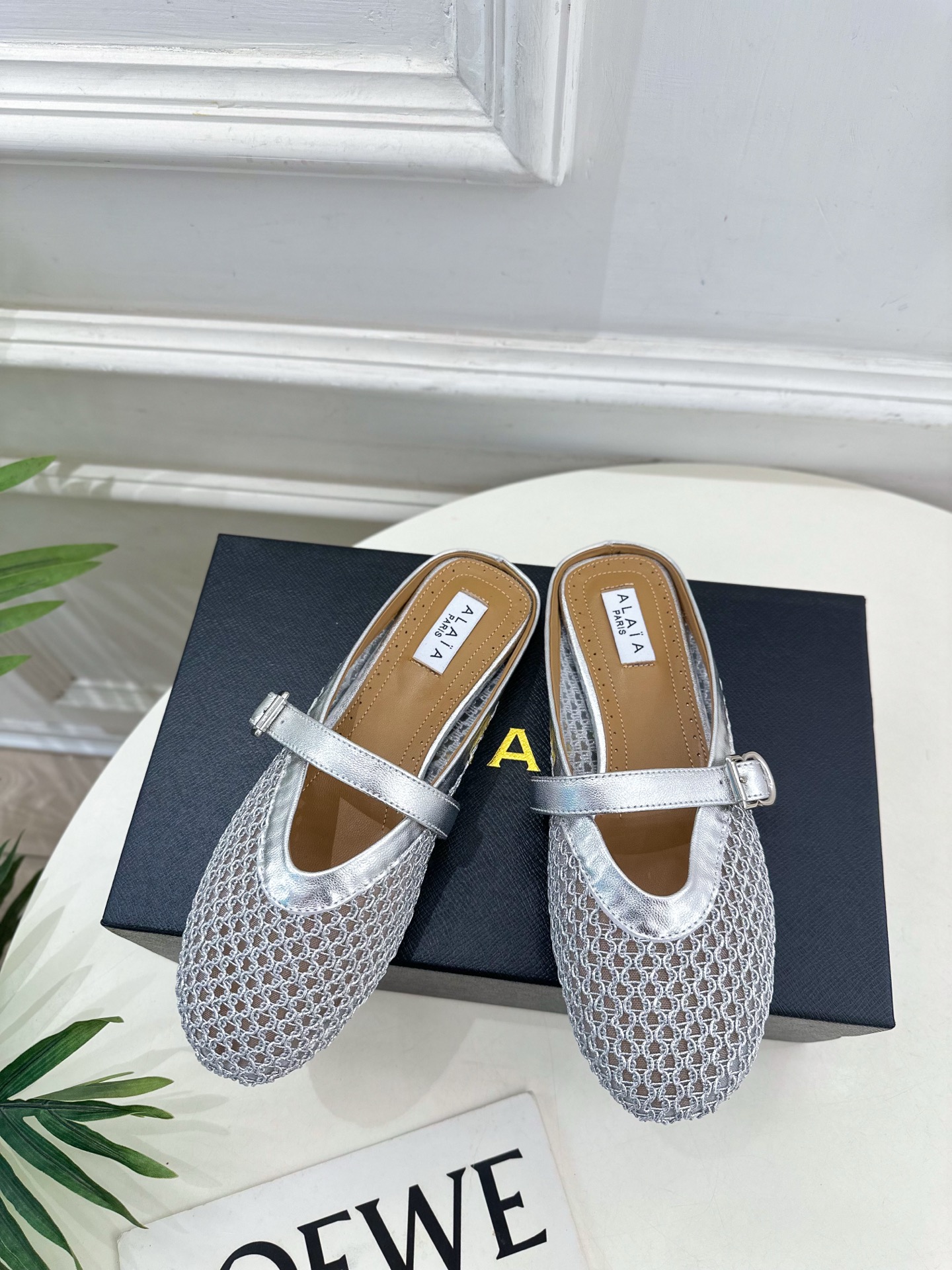 ALAÏA 阿莱亚25SS春夏新品 平底网面穆勒半拖鞋
—————————
Alaïa作为这两年最受欢迎