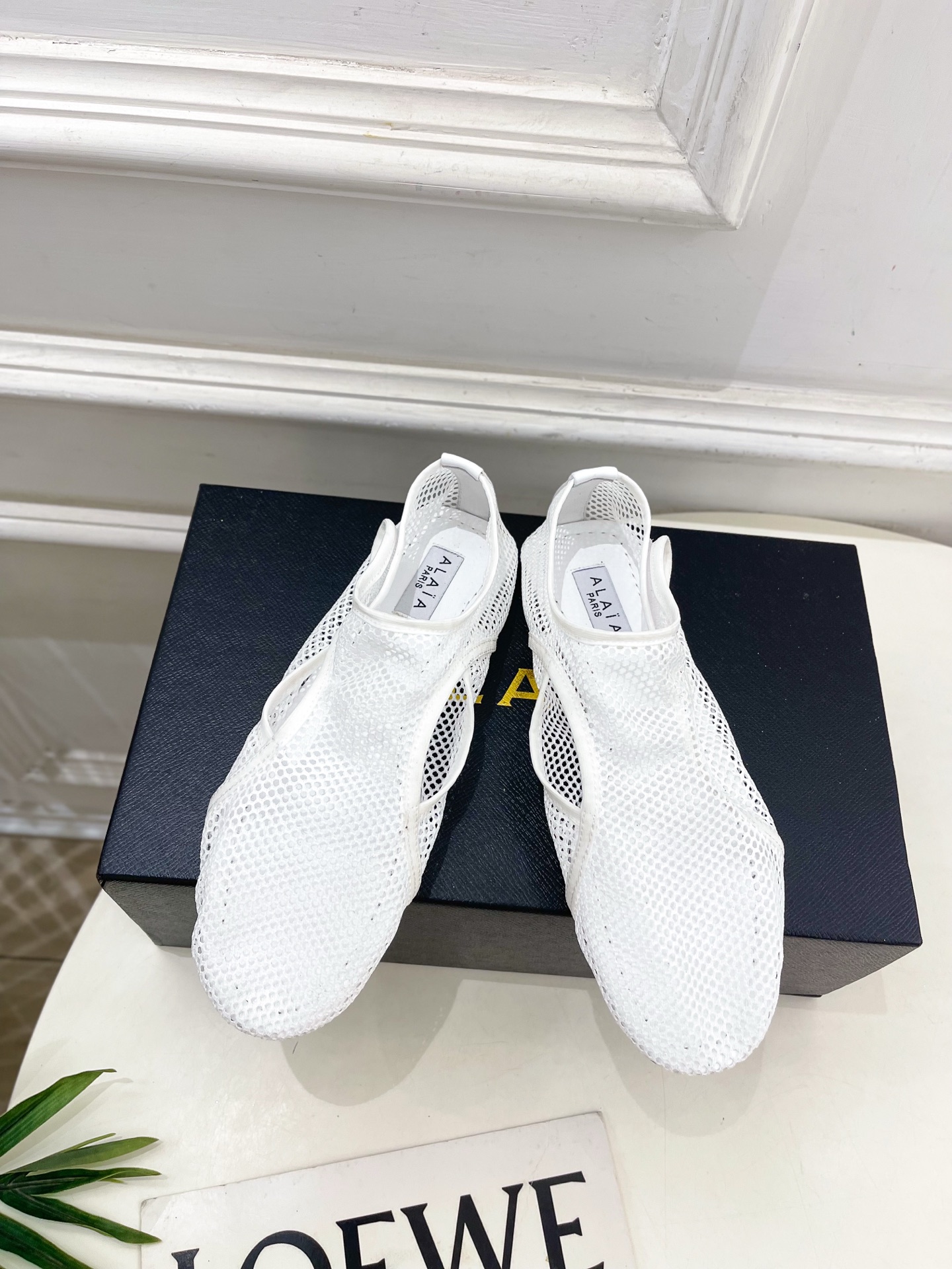 ALAÏA 阿莱亚25SS春夏新品 渔网芭蕾平底鞋
—————————
Alaïa作为这两年最受欢迎的鬼