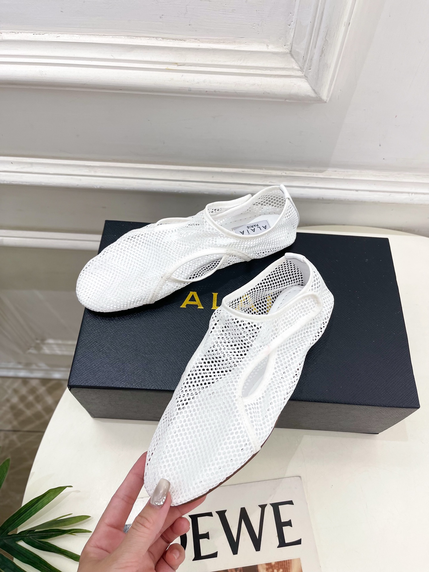 ALAÏA 阿莱亚25SS春夏新品 渔网芭蕾平底鞋
—————————
Alaïa作为这两年最受欢迎的鬼
