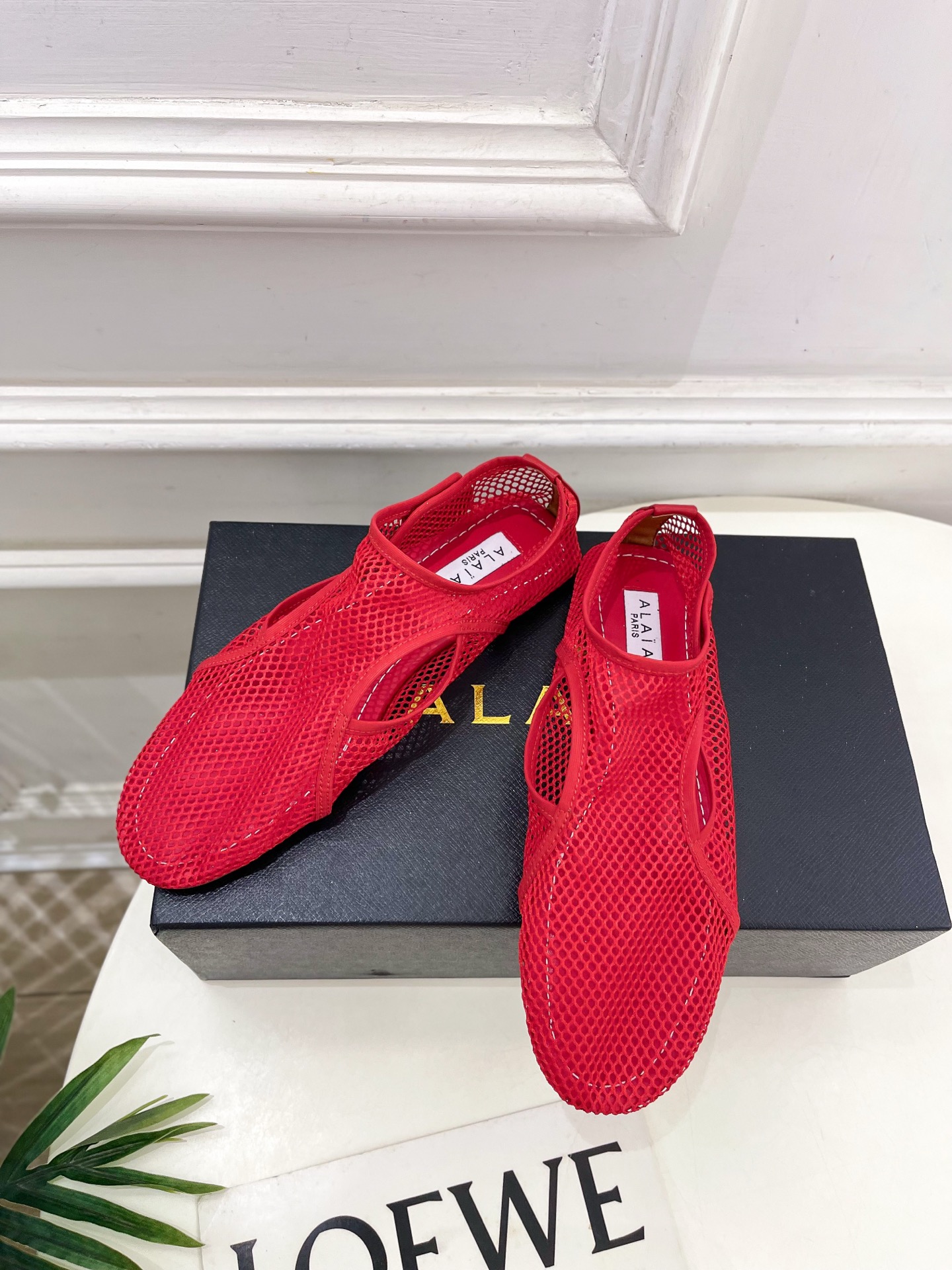 ALAÏA 阿莱亚25SS春夏新品 渔网芭蕾平底鞋
—————————
Alaïa作为这两年最受欢迎的鬼