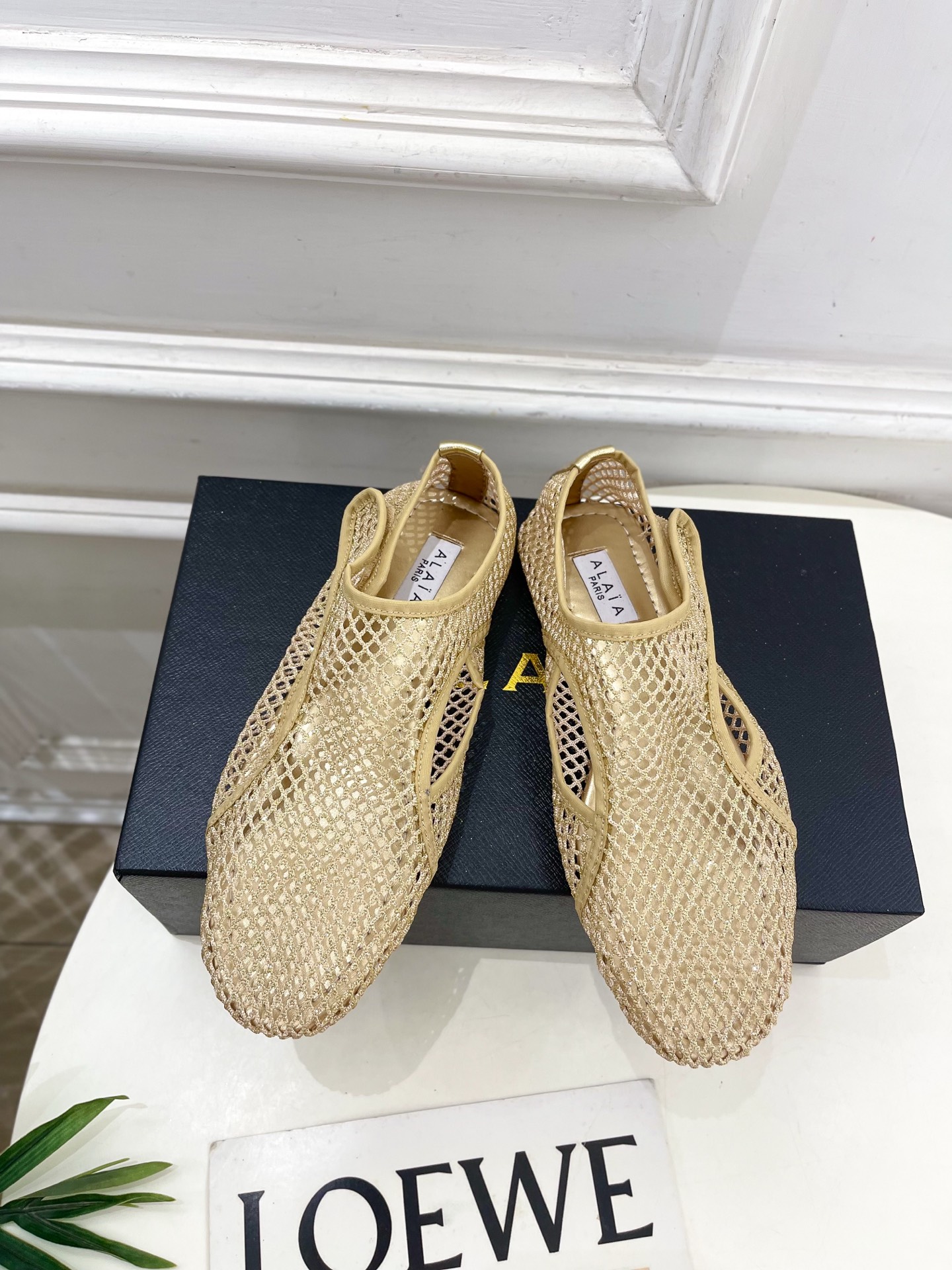 ALAÏA 阿莱亚25SS春夏新品 渔网芭蕾平底鞋
—————————
Alaïa作为这两年最受欢迎的鬼