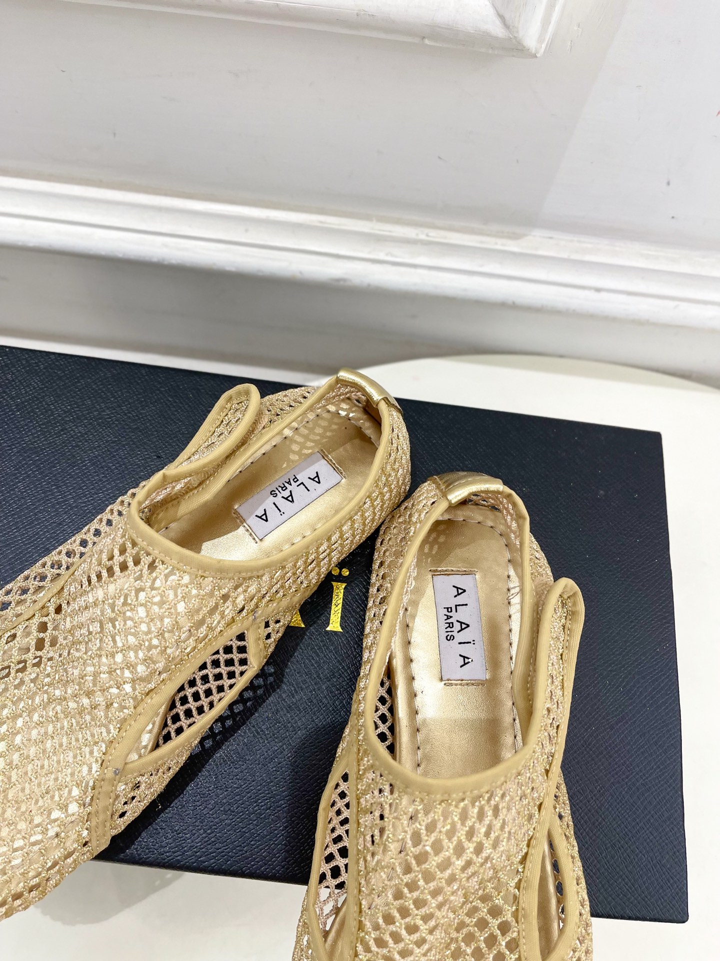 ALAÏA 阿莱亚25SS春夏新品 渔网芭蕾平底鞋
—————————
Alaïa作为这两年最受欢迎的鬼