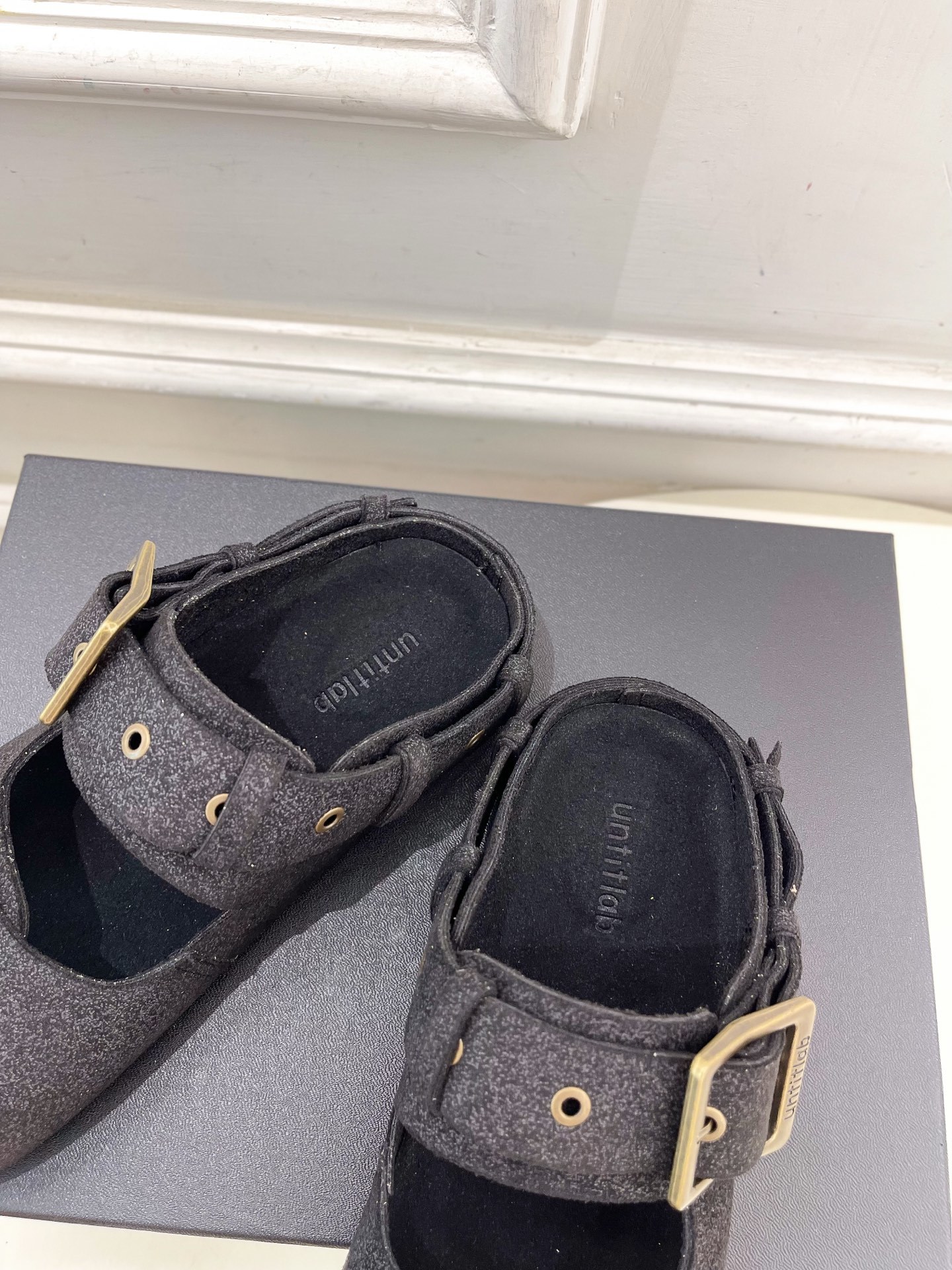 untitlab 25SS 春夏新品情侣款百搭勃肯鞋拖凉鞋
—————————
作为这两年最受欢迎的鬼