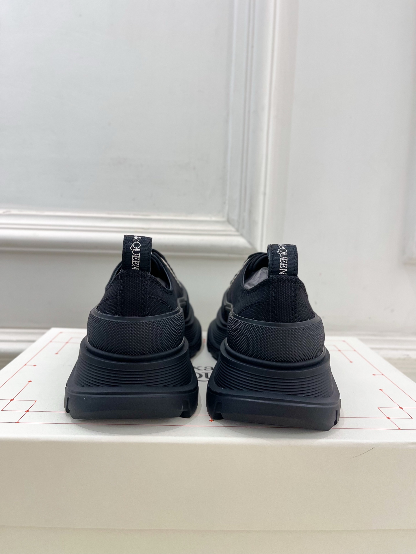 Alexander Mcqueen /麦昆 2025春夏新品 经典休闲厚底运动鞋 老爹鞋
———————
