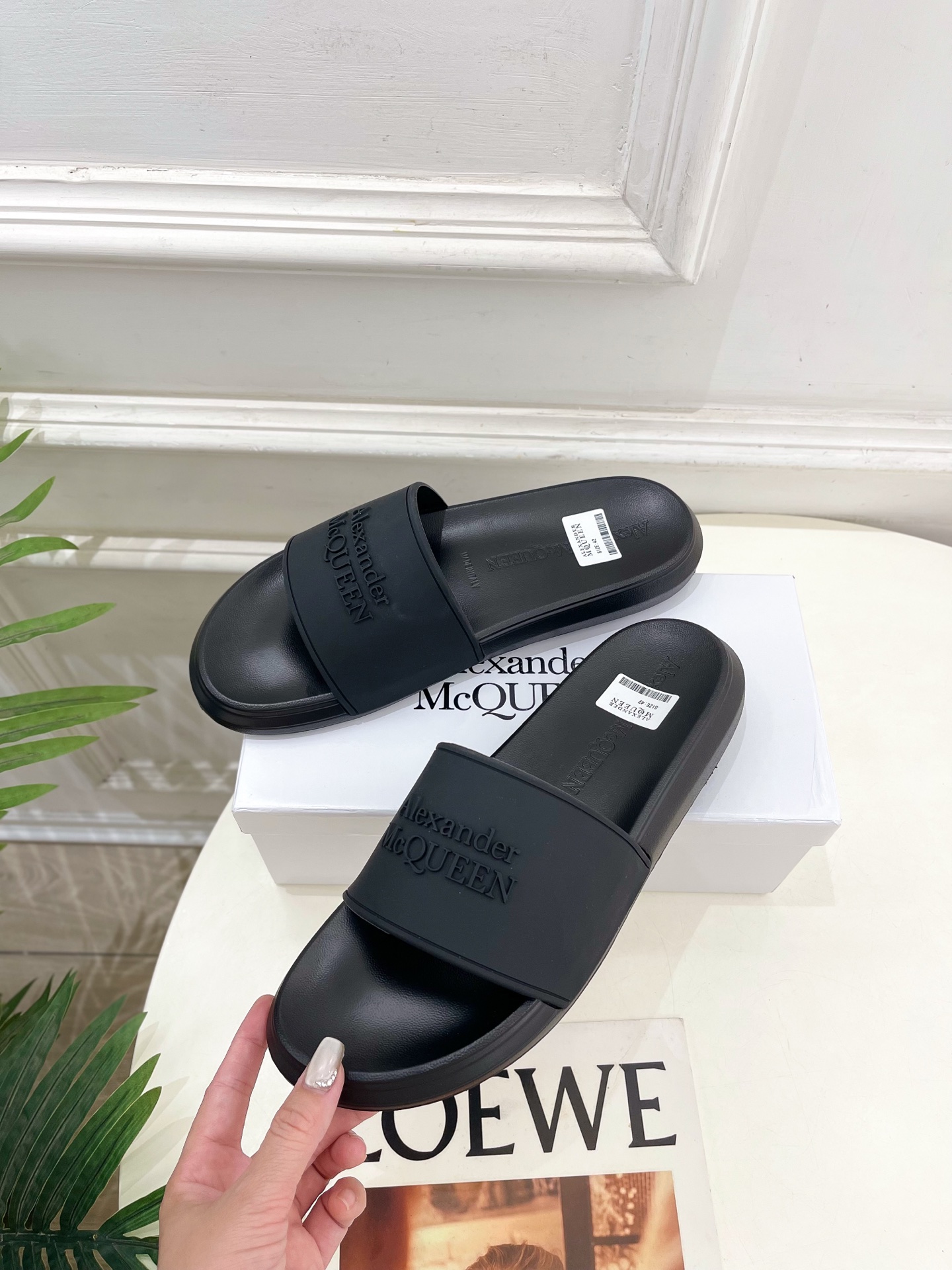 Alexander Mcqueen /麦昆 2025经典春夏懒人拖鞋
————————————
在欧美街