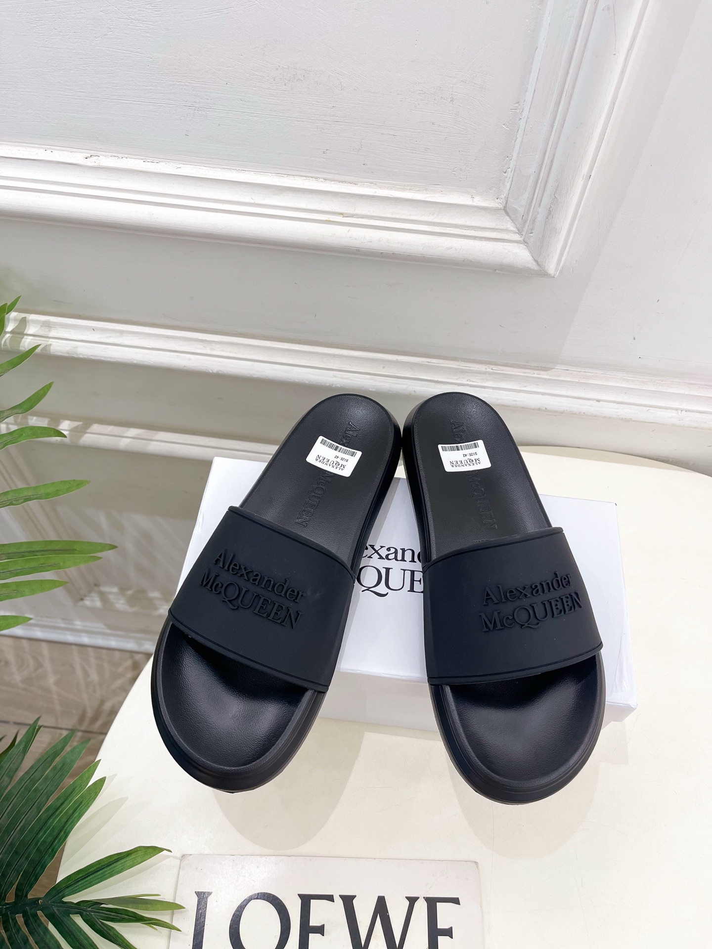 Alexander Mcqueen /麦昆 2025经典春夏懒人拖鞋
————————————
在欧美街