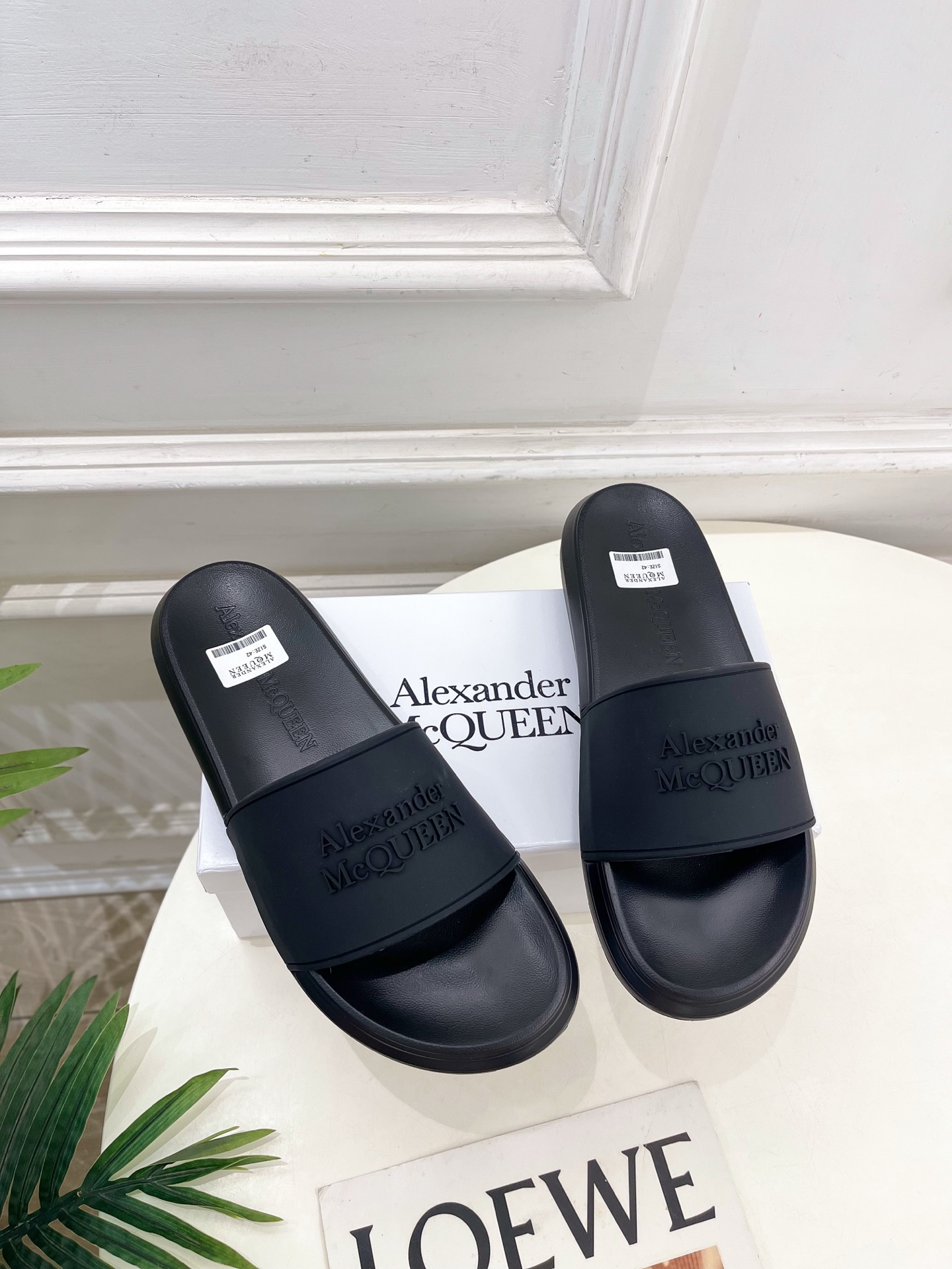 Alexander Mcqueen /麦昆 2025经典春夏懒人拖鞋
————————————
在欧美街