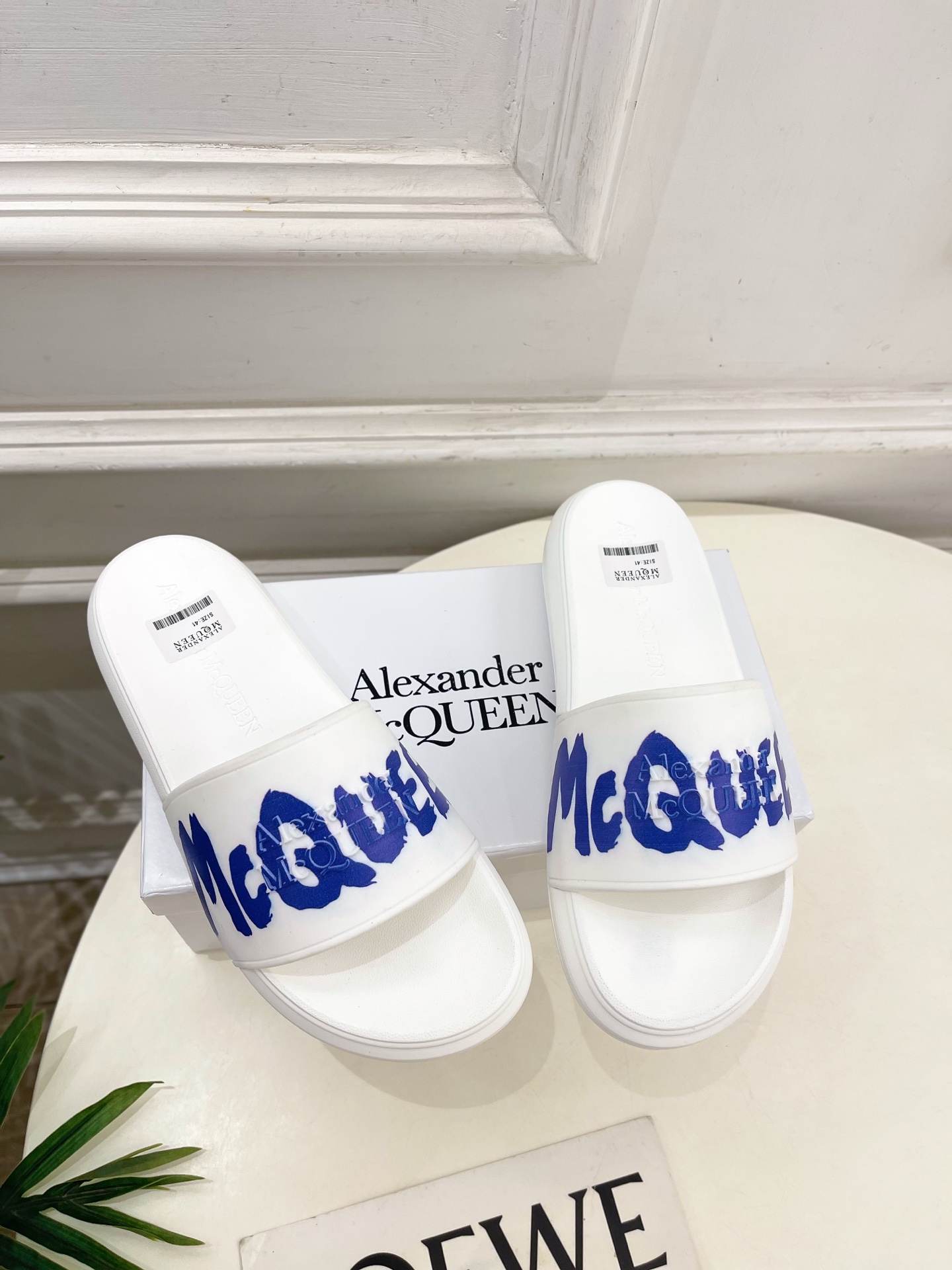 Alexander Mcqueen /麦昆 2025经典春夏懒人拖鞋
————————————
在欧美街