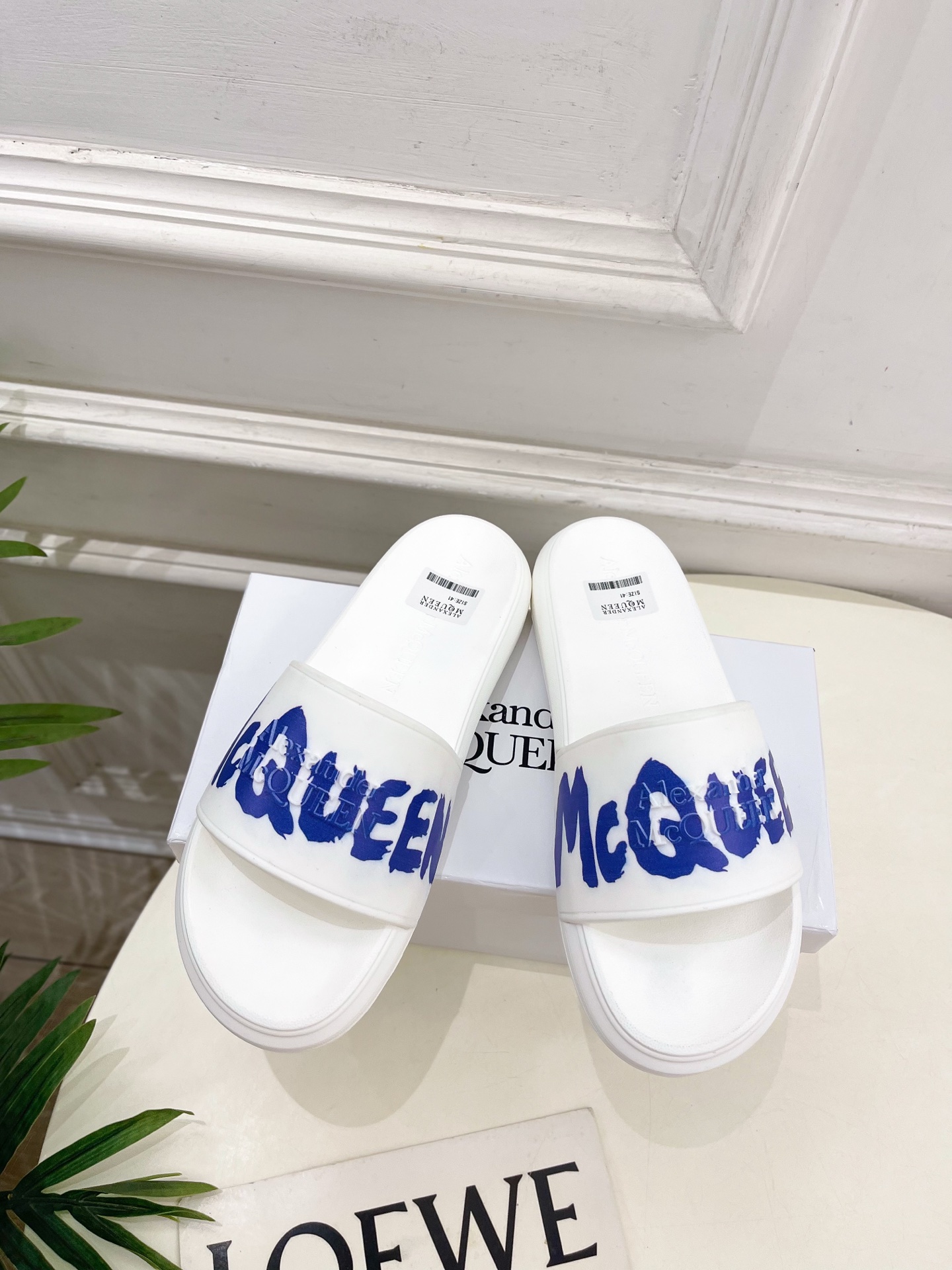 Alexander Mcqueen /麦昆 2025经典春夏懒人拖鞋
————————————
在欧美街