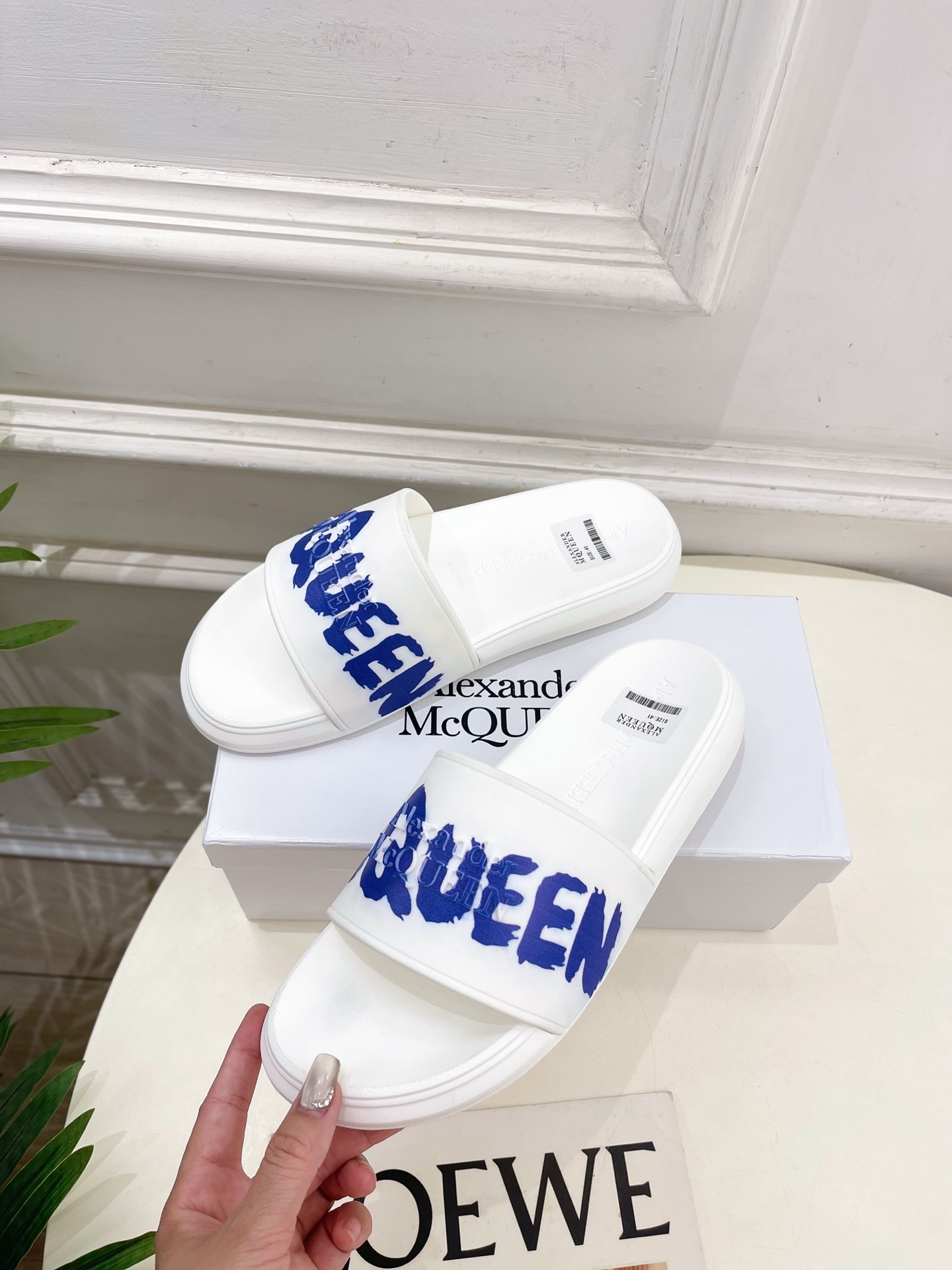 Alexander Mcqueen /麦昆 2025经典春夏懒人拖鞋
————————————
在欧美街