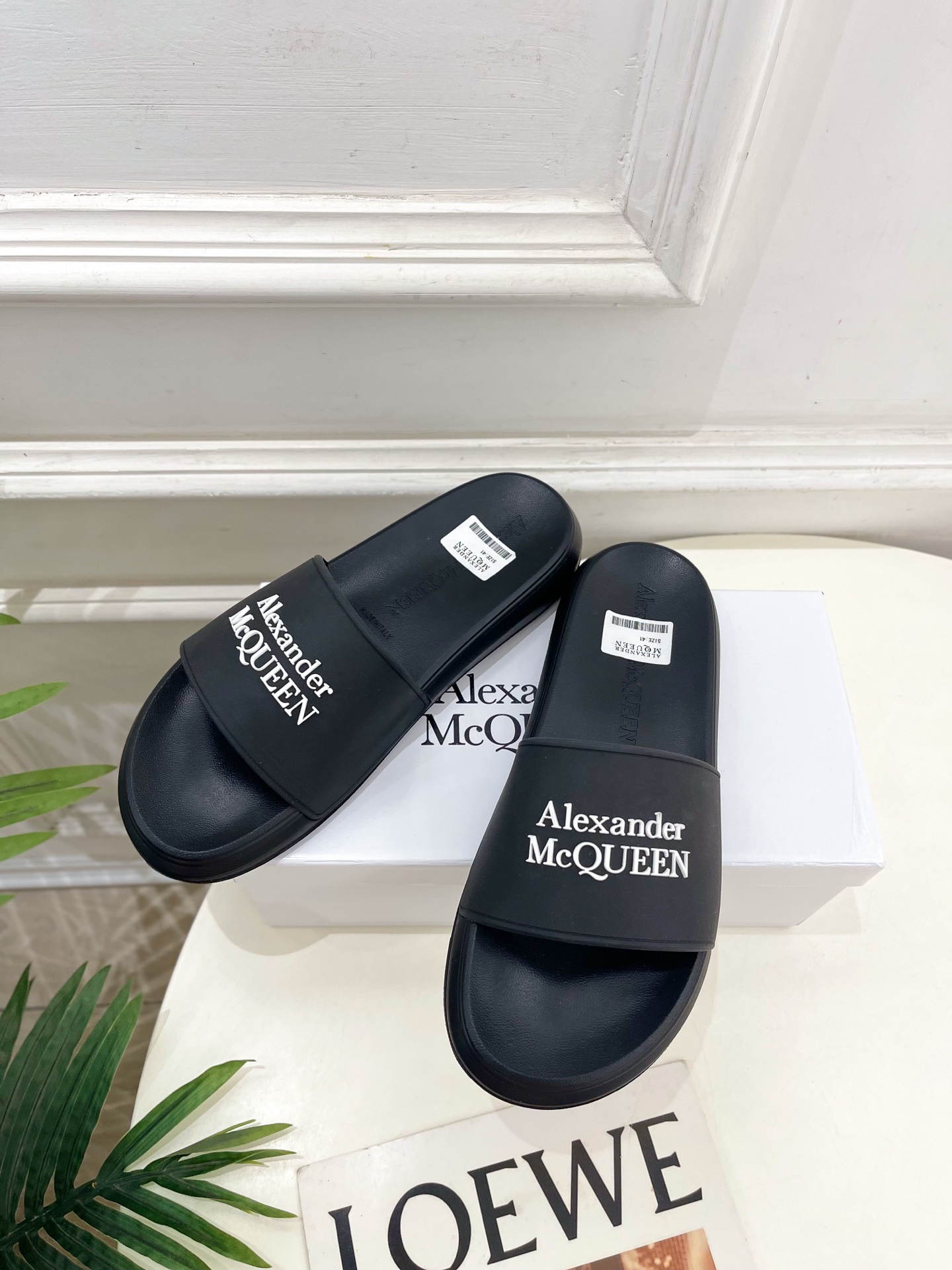 Alexander Mcqueen /麦昆 2025经典春夏懒人拖鞋
————————————
在欧美街