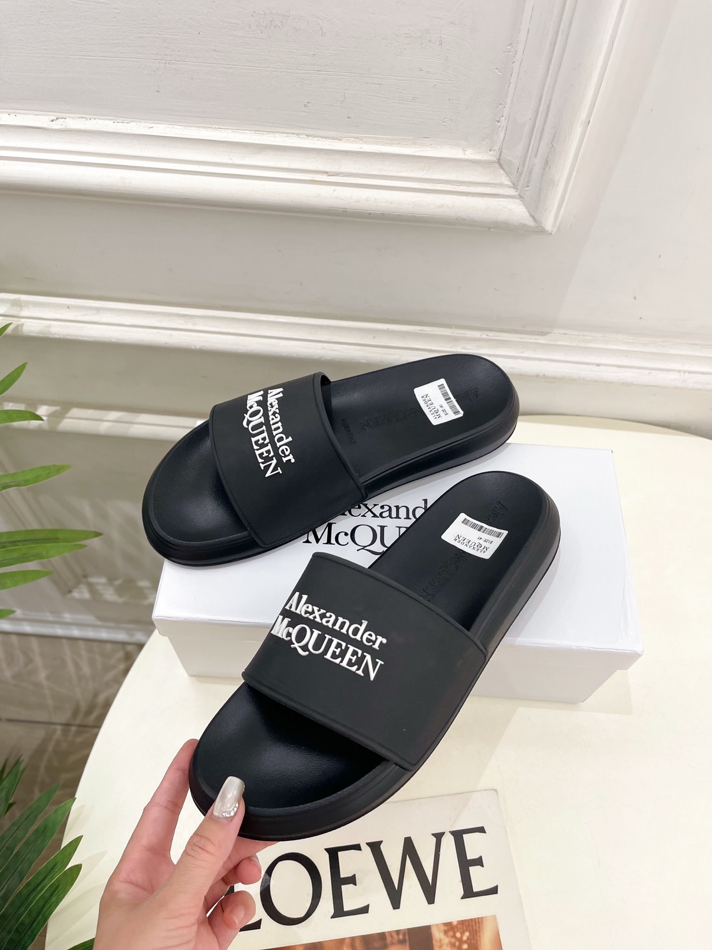 Alexander Mcqueen /麦昆 2025经典春夏懒人拖鞋
————————————
在欧美街