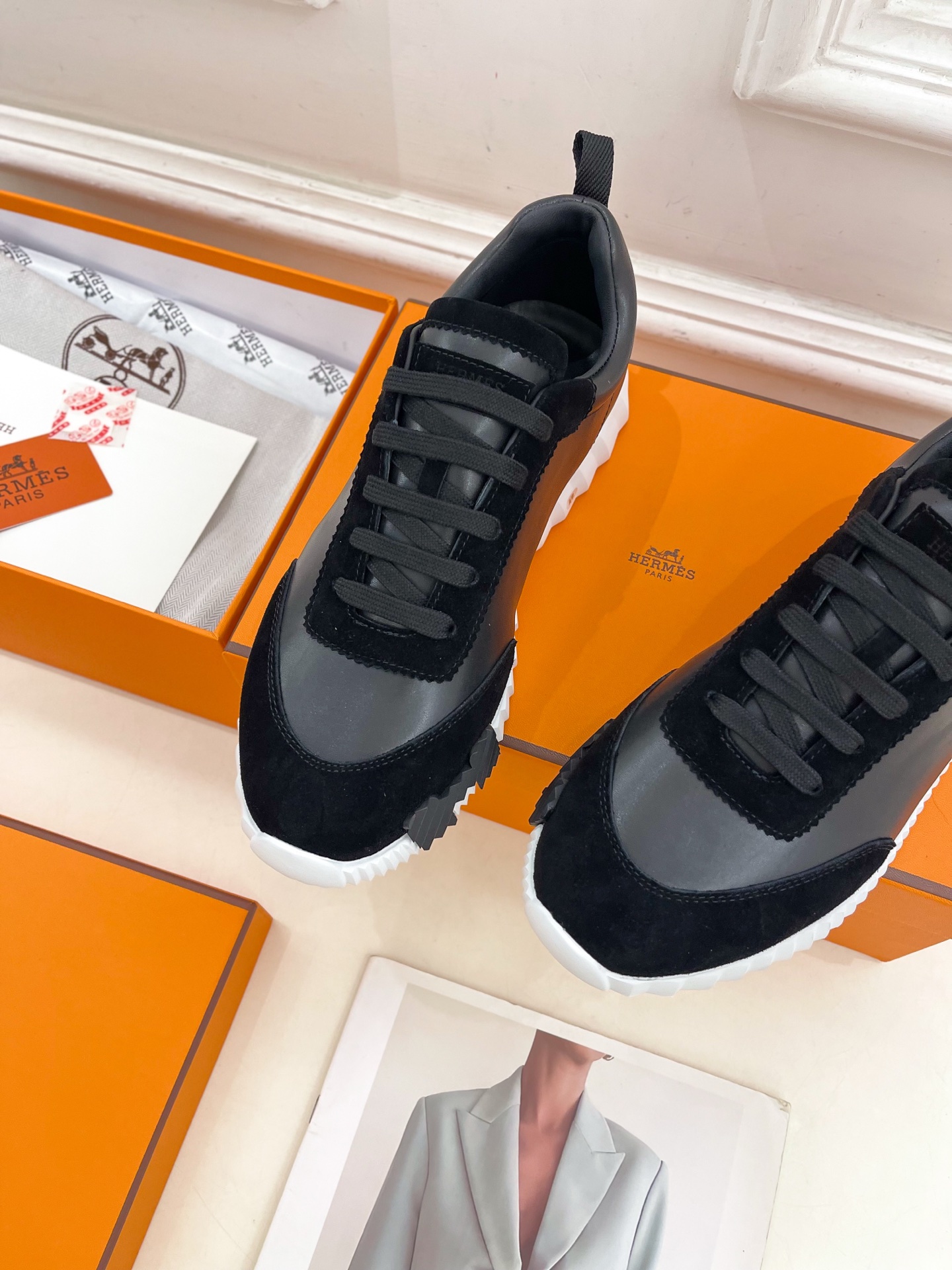 🐎𝐇𝐄𝐑𝐌𝐄* 爱玛仕 25𝐬𝐬 

🌈2025春夏新品 专柜新款  经典情侣款运动鞋系列〰

◽鞋面：