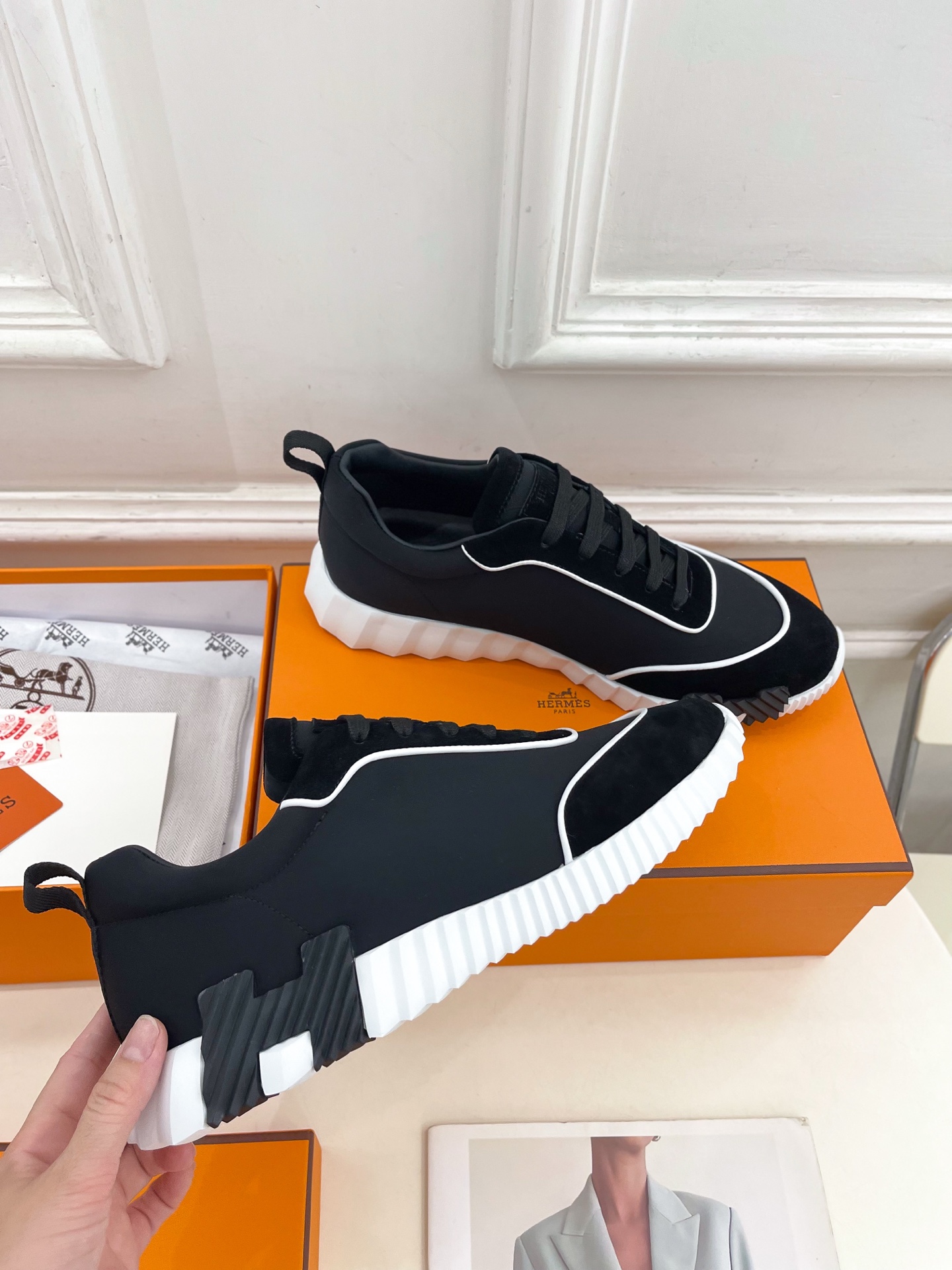 🐎𝐇𝐄𝐑𝐌𝐄* 爱玛仕 25𝐬𝐬 

🌈2025春夏新品 专柜新款  经典情侣款运动鞋系列〰

◽鞋面：