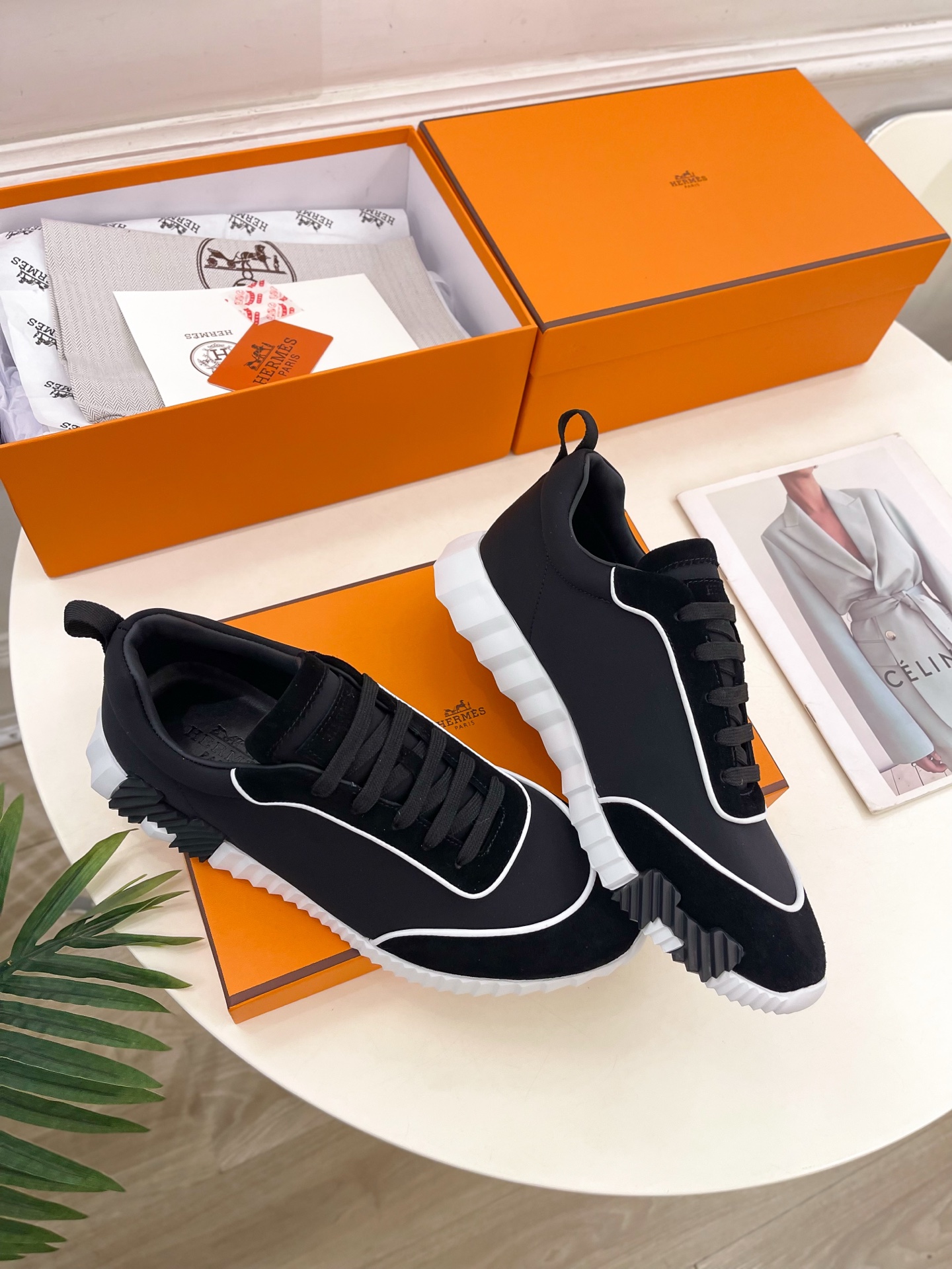 🐎𝐇𝐄𝐑𝐌𝐄* 爱玛仕 25𝐬𝐬 

🌈2025春夏新品 专柜新款  经典情侣款运动鞋系列〰

◽鞋面：