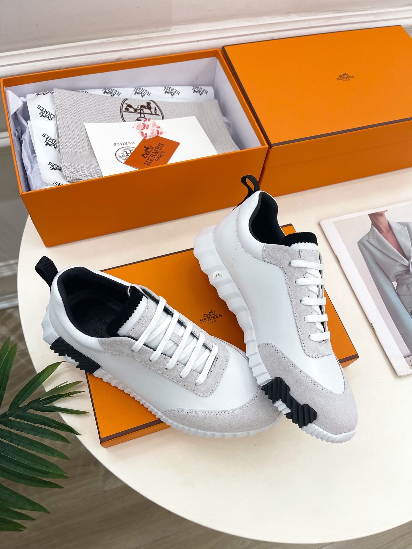 🐎𝐇𝐄𝐑𝐌𝐄* 爱玛仕 25𝐬𝐬 

🌈2025春夏新品 专柜新款  经典情侣款运动鞋系列〰

◽鞋面：