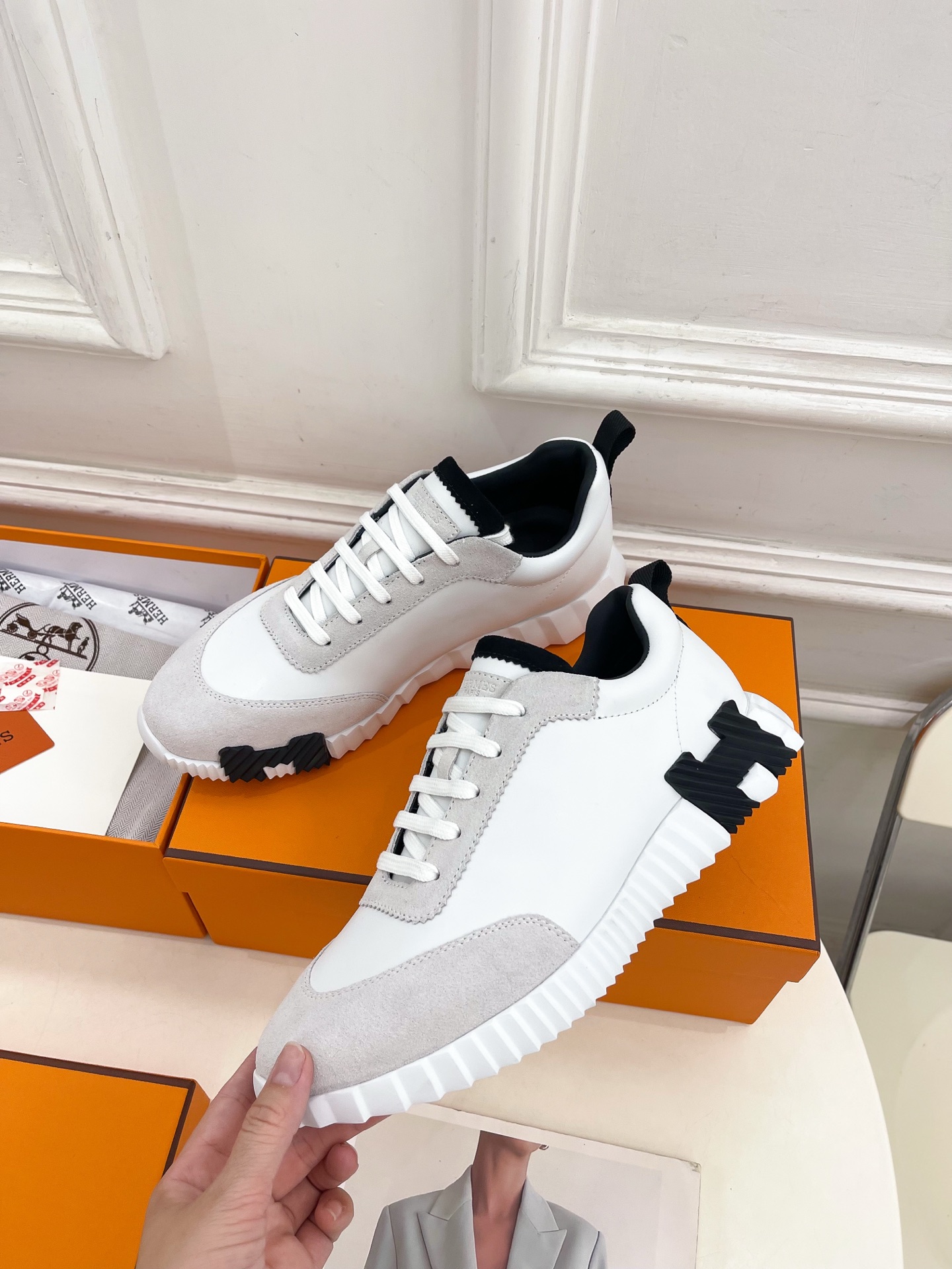 🐎𝐇𝐄𝐑𝐌𝐄* 爱玛仕 25𝐬𝐬 

🌈2025春夏新品 专柜新款  经典情侣款运动鞋系列〰

◽鞋面：