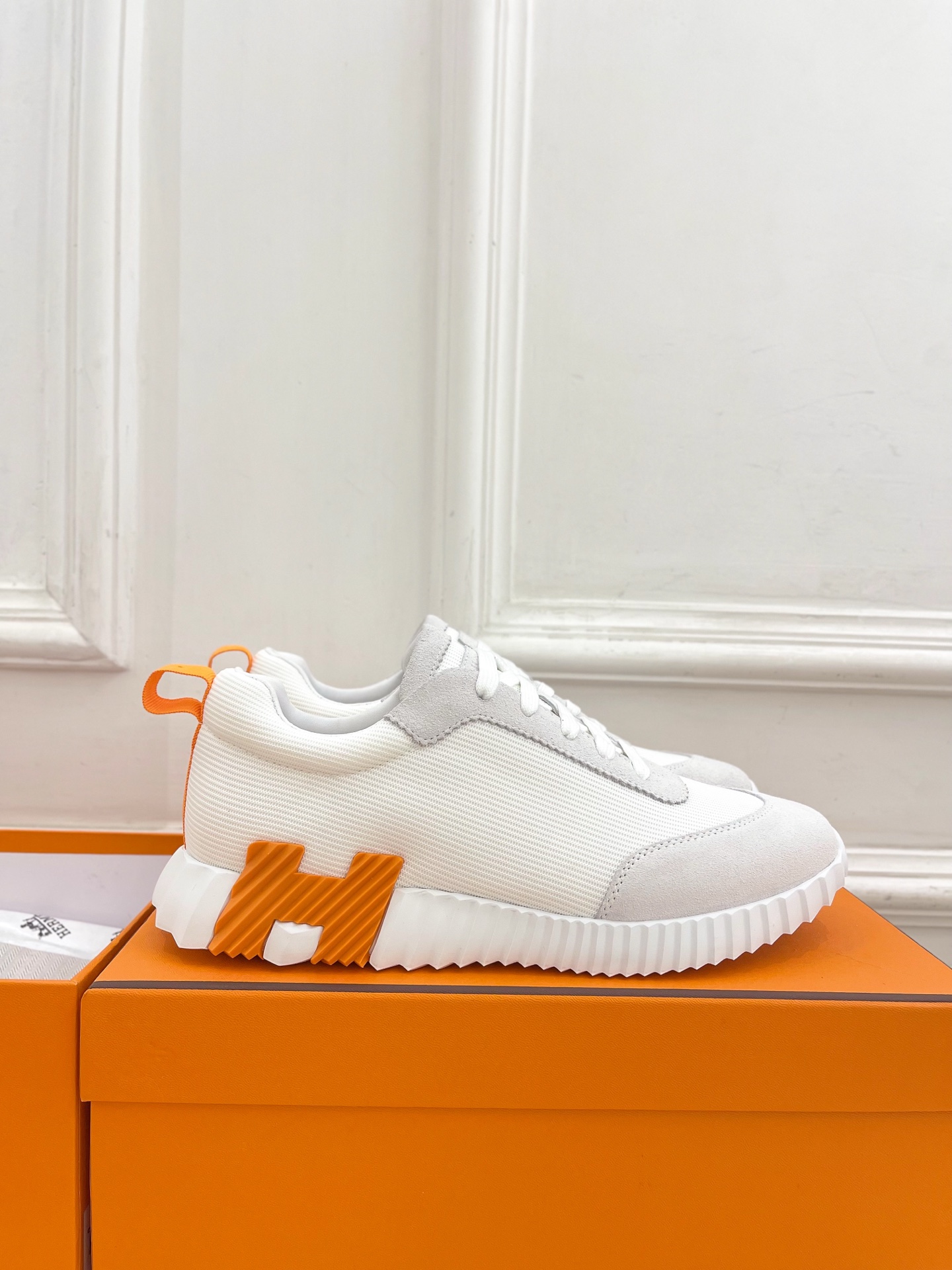 🐎𝐇𝐄𝐑𝐌𝐄* 爱玛仕 25𝐬𝐬 

🌈2025春夏新品 专柜新款  经典情侣款运动鞋系列〰

◽鞋面：