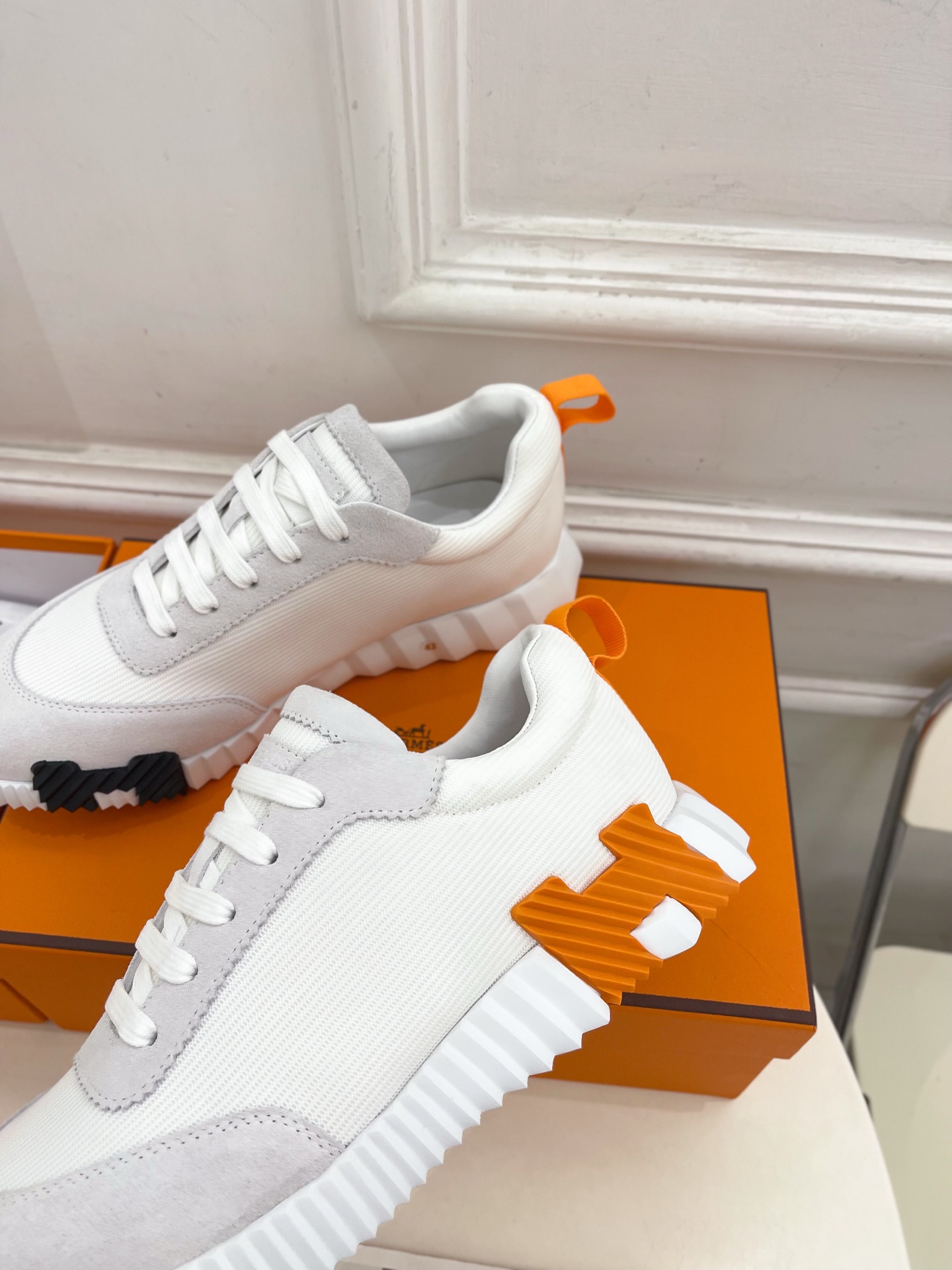 🐎𝐇𝐄𝐑𝐌𝐄* 爱玛仕 25𝐬𝐬 

🌈2025春夏新品 专柜新款  经典情侣款运动鞋系列〰

◽鞋面：