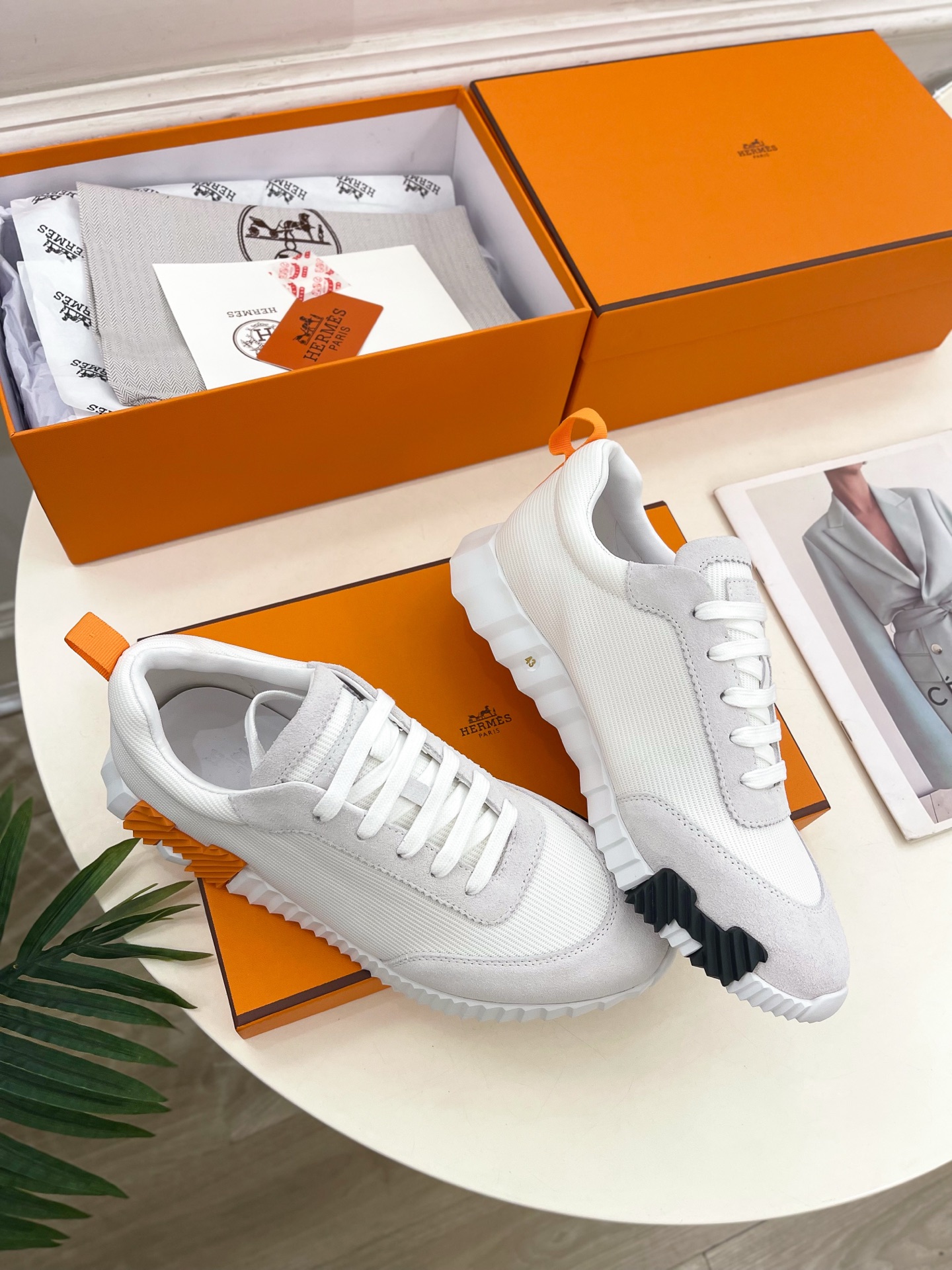 🐎𝐇𝐄𝐑𝐌𝐄* 爱玛仕 25𝐬𝐬 

🌈2025春夏新品 专柜新款  经典情侣款运动鞋系列〰

◽鞋面：