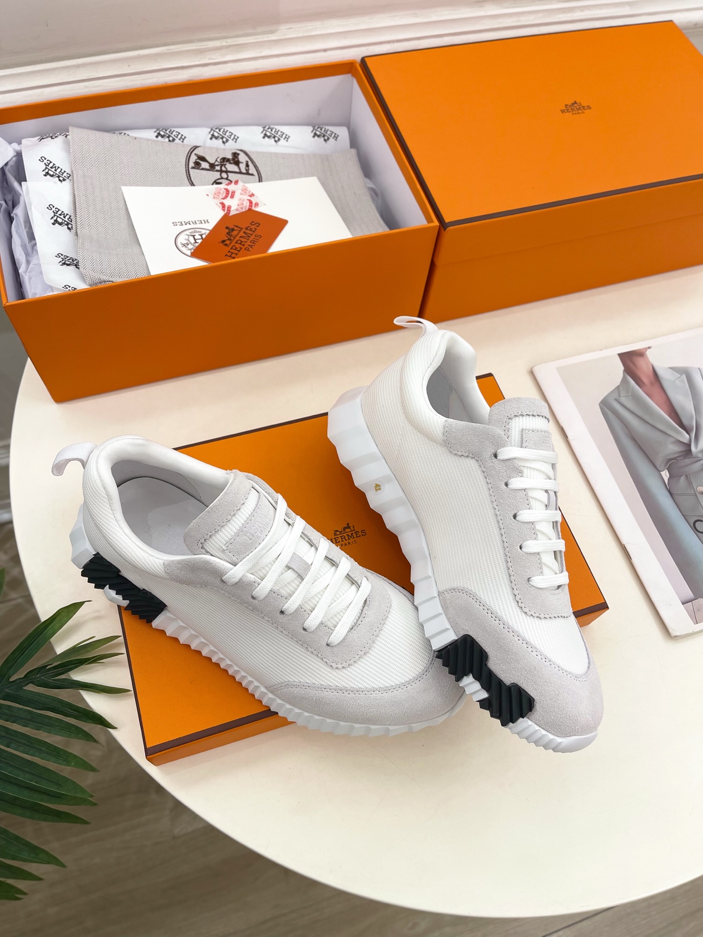 🐎𝐇𝐄𝐑𝐌𝐄* 爱玛仕 25𝐬𝐬 

🌈2025春夏新品 专柜新款  经典情侣款运动鞋系列〰

◽鞋面：