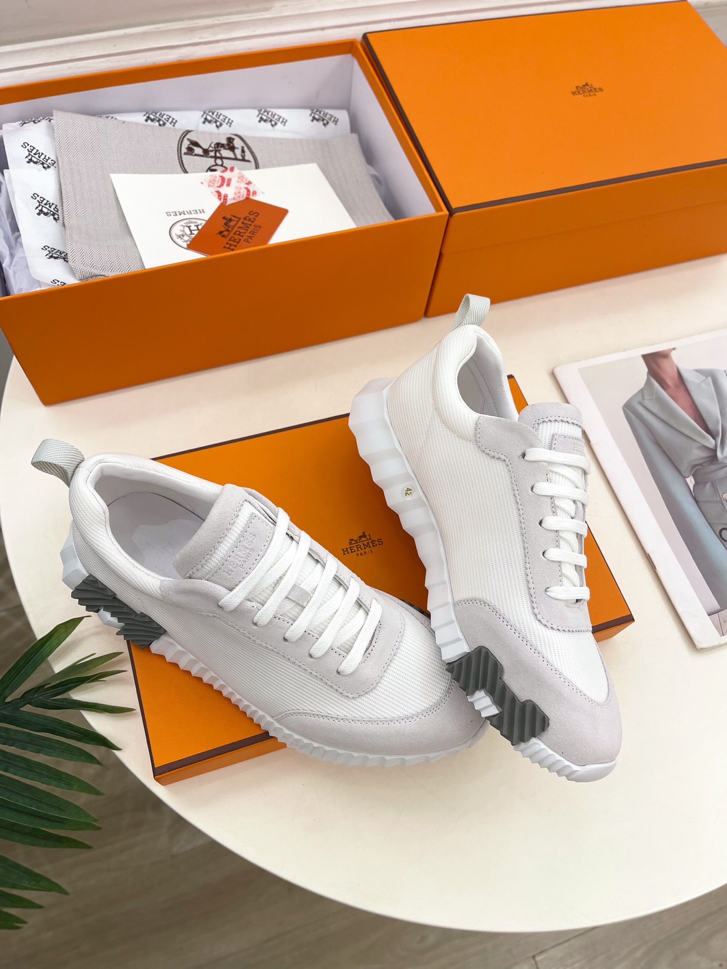 🐎𝐇𝐄𝐑𝐌𝐄* 爱玛仕 25𝐬𝐬 

🌈2025春夏新品 专柜新款  经典情侣款运动鞋系列〰

◽鞋面：