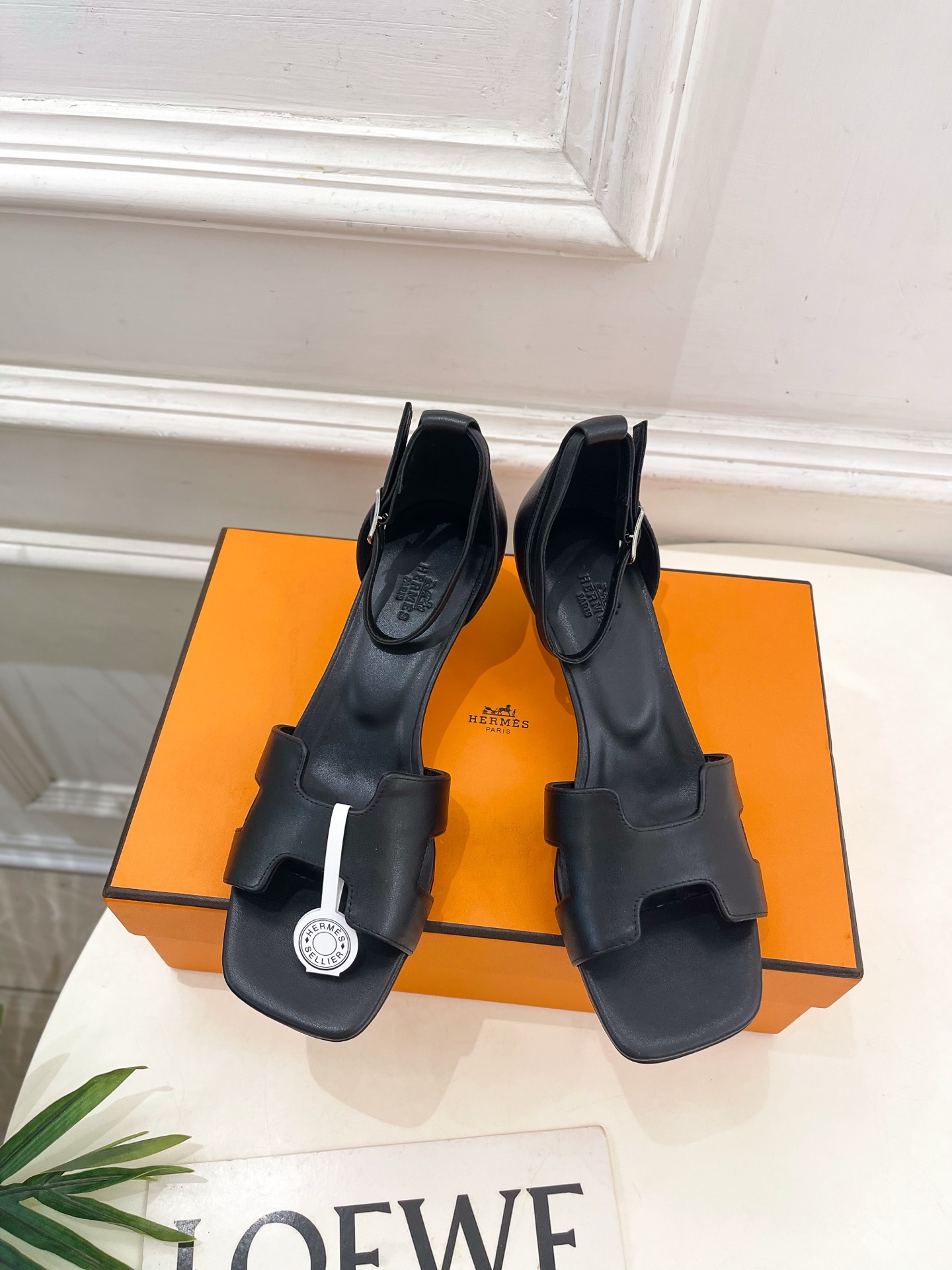 🐎𝐇𝐄𝐑𝐌𝐄* 爱玛仕 25𝐬𝐬 

🌈2025春夏新品 专柜新款 Joy 40凉鞋系列〰

◽鞋面：原