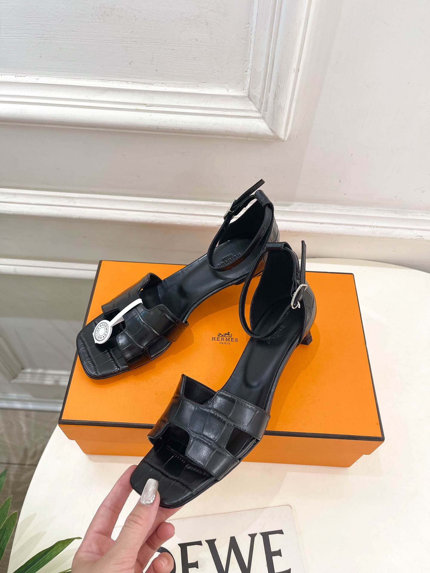 🐎𝐇𝐄𝐑𝐌𝐄* 爱玛仕 25𝐬𝐬 

🌈2025春夏新品 专柜新款 Joy 40凉鞋系列〰

◽鞋面：原